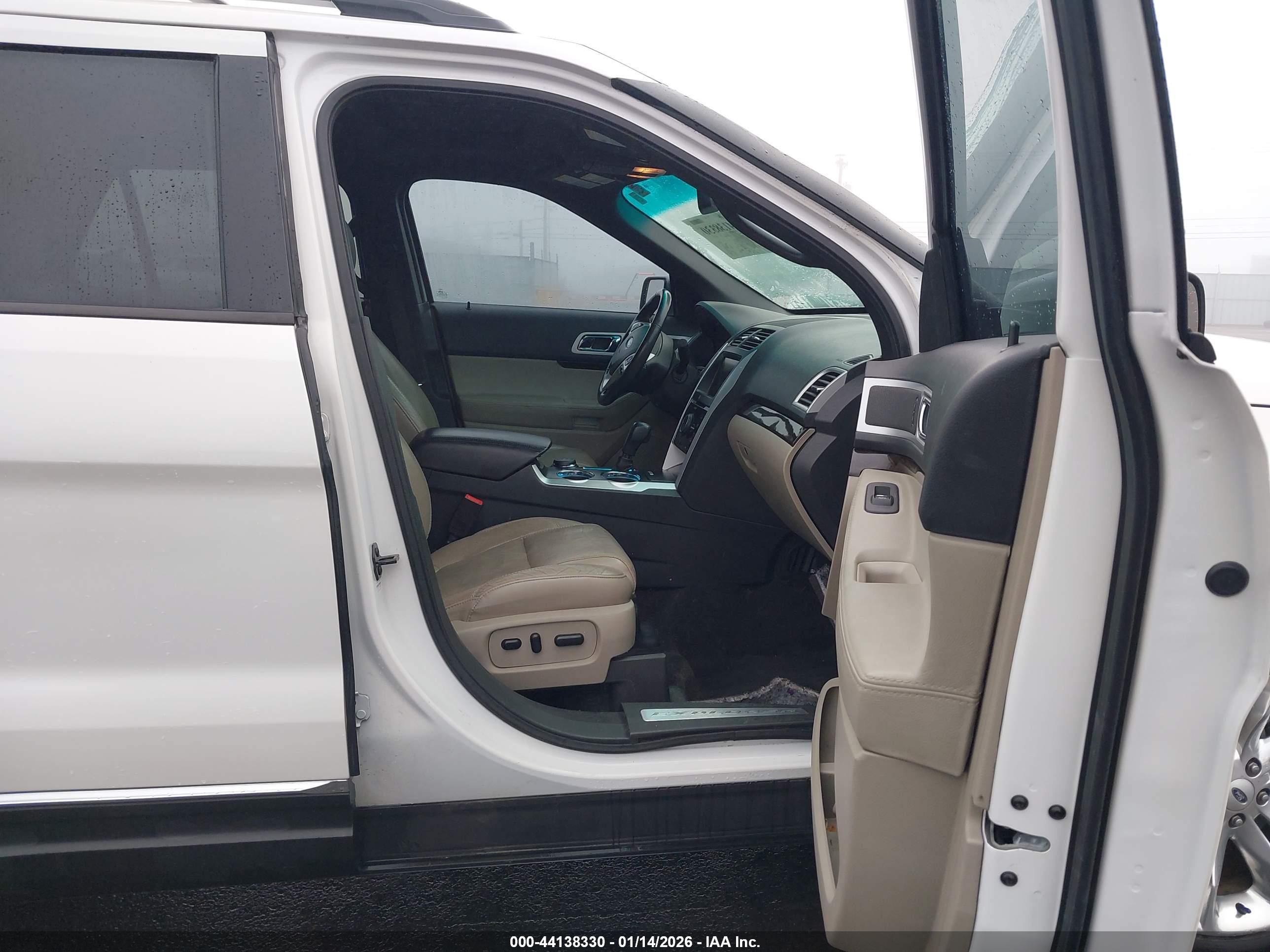 FORD EXPLORER image 5