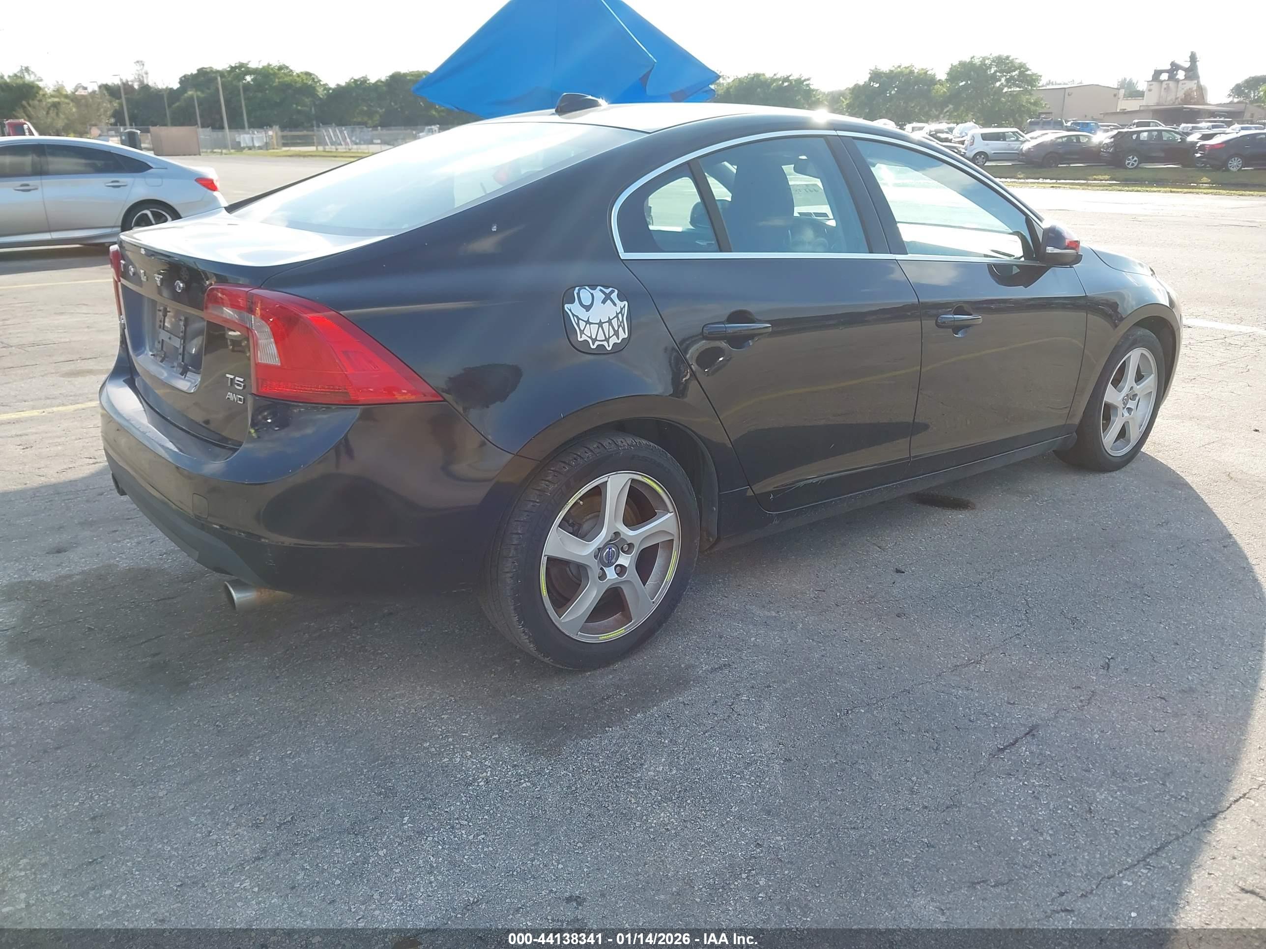 VOLVO S60 image 4