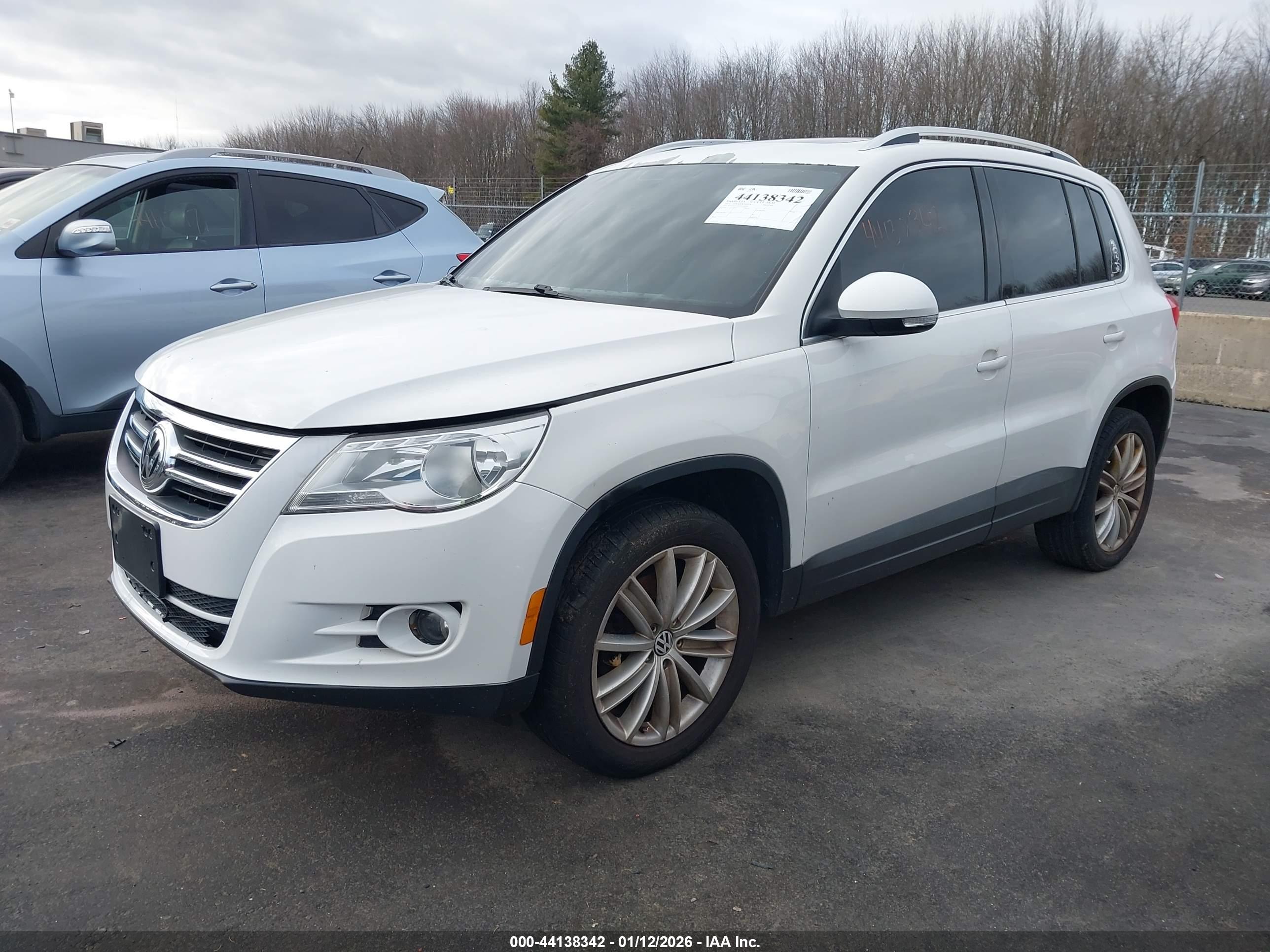 VOLKSWAGEN TIGUAN image 2