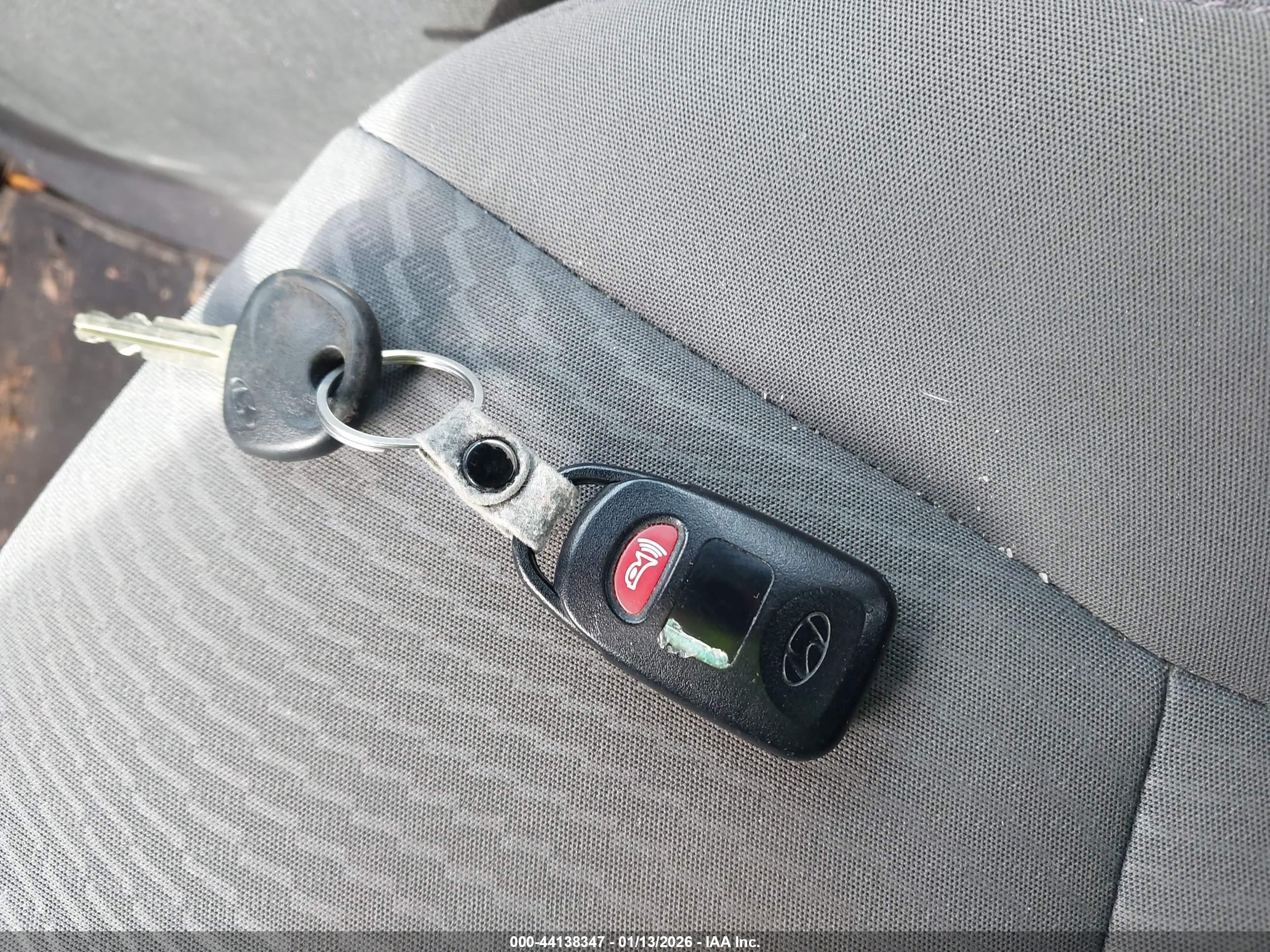 HYUNDAI ELANTRA image 11