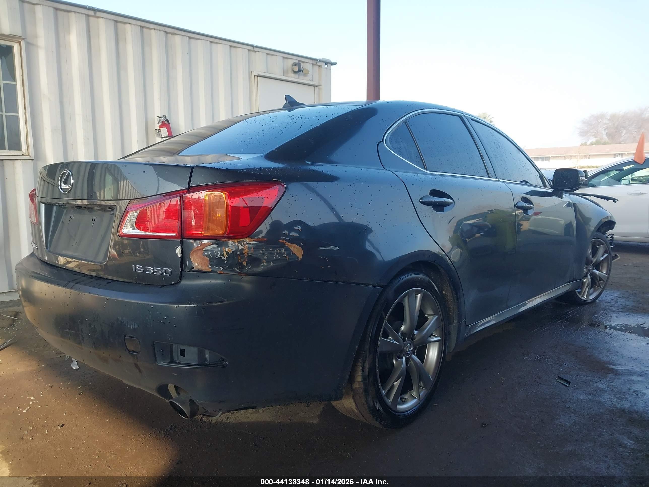 LEXUS IS image 4