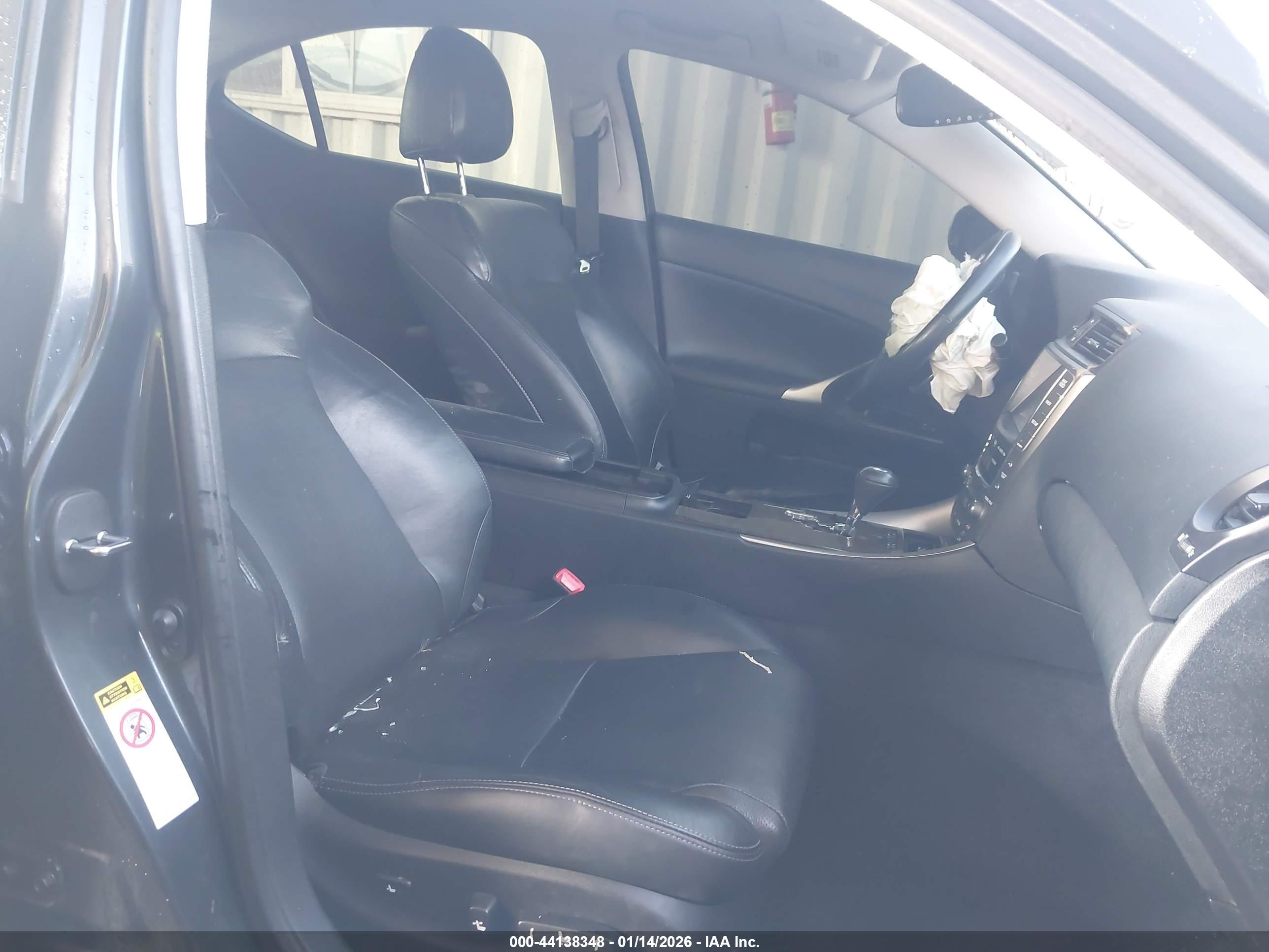 LEXUS IS image 5