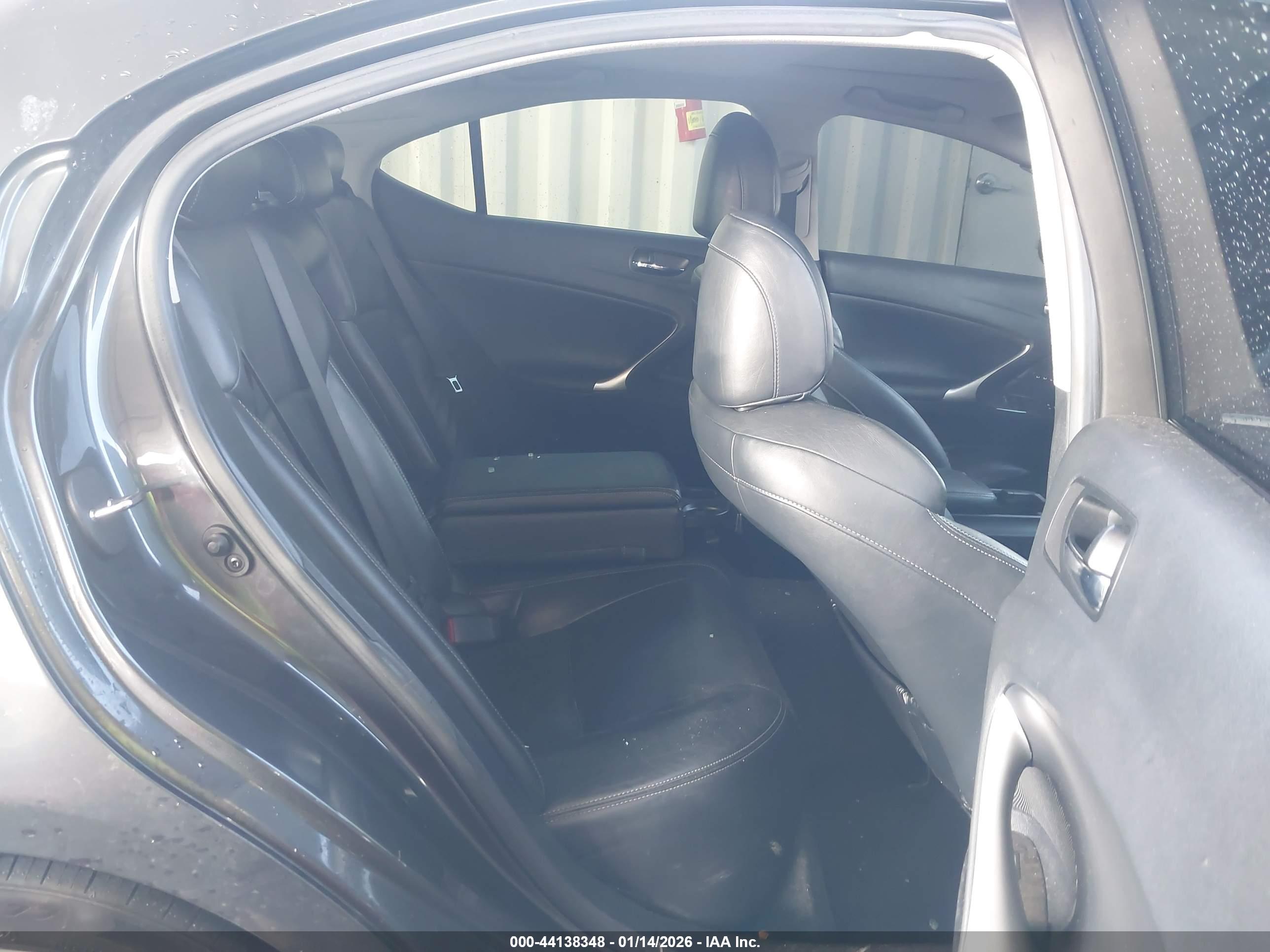 LEXUS IS image 8