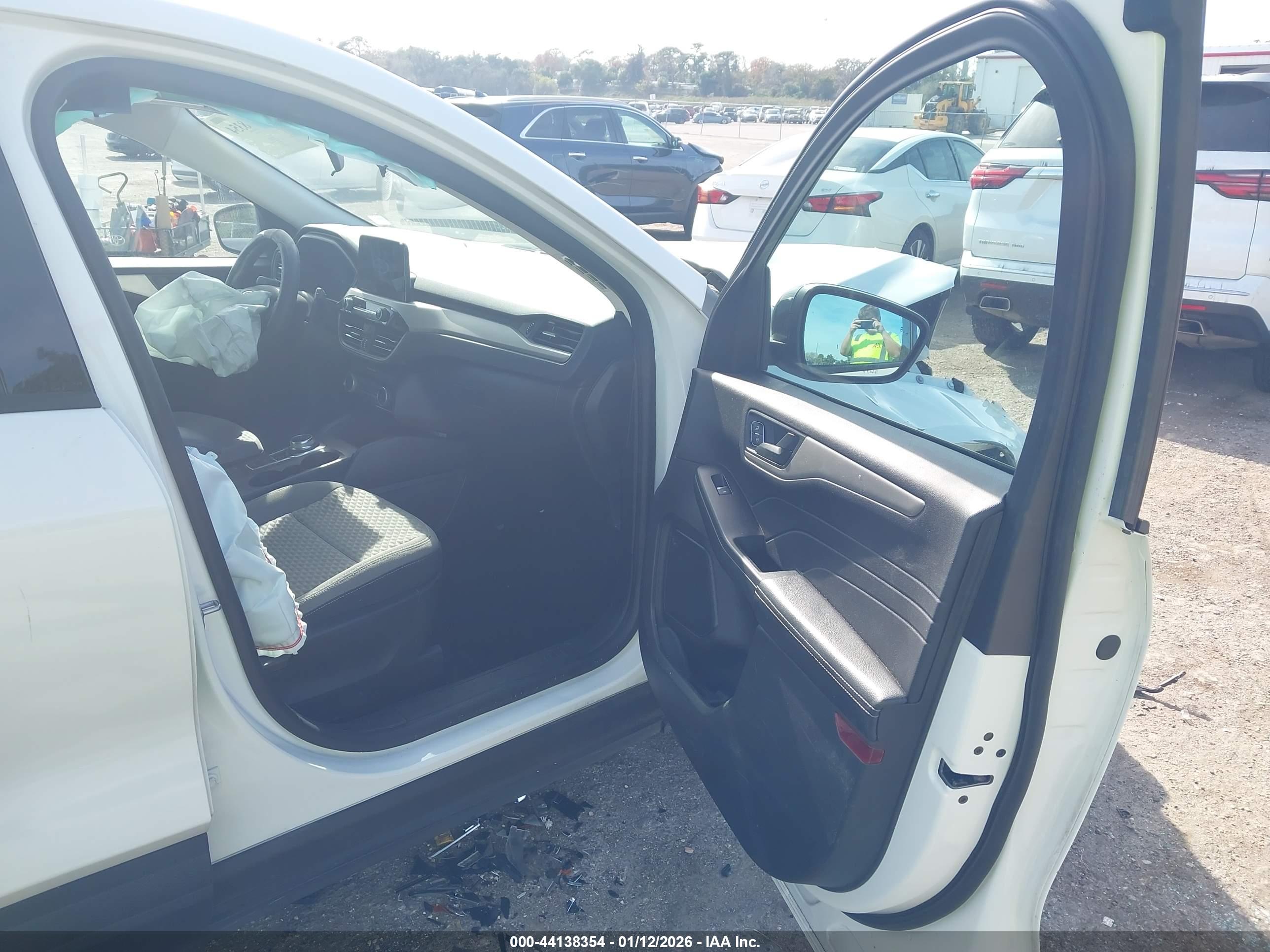 FORD ESCAPE image 5
