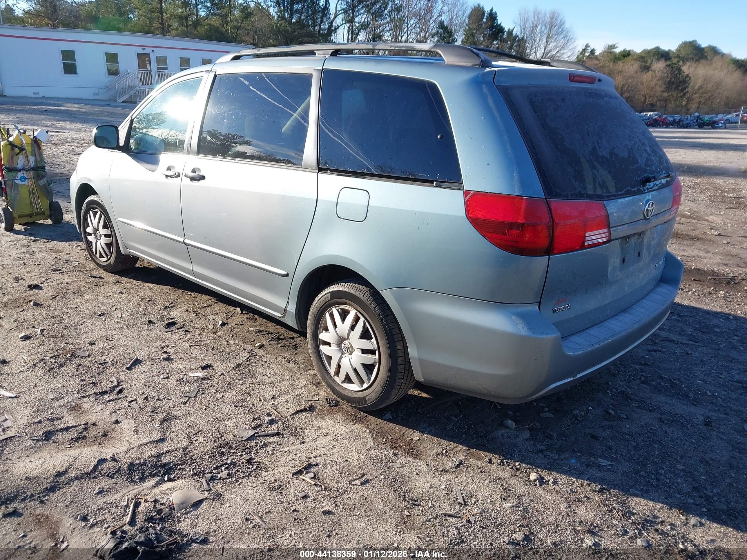 TOYOTA SIENNA image 3