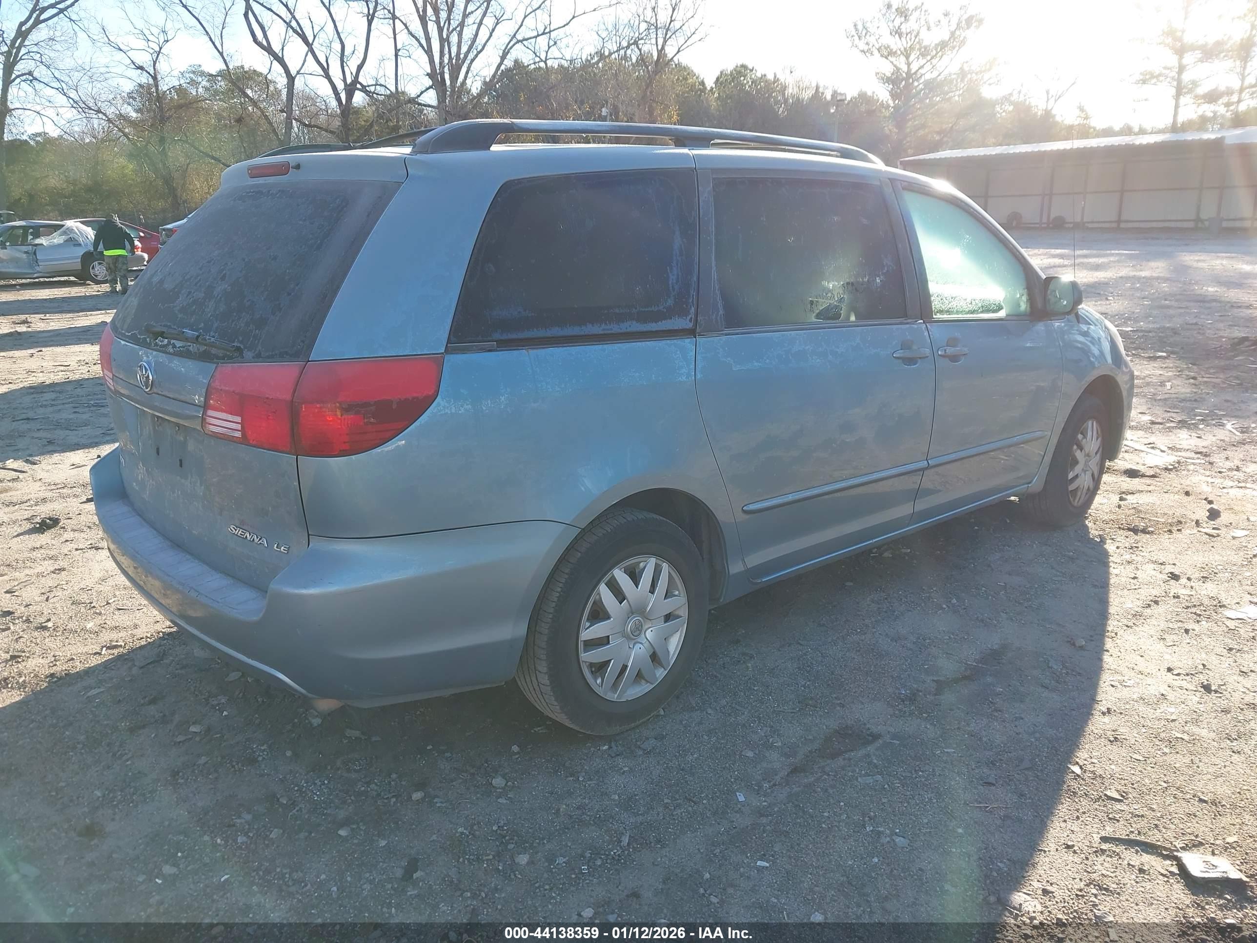 TOYOTA SIENNA image 4