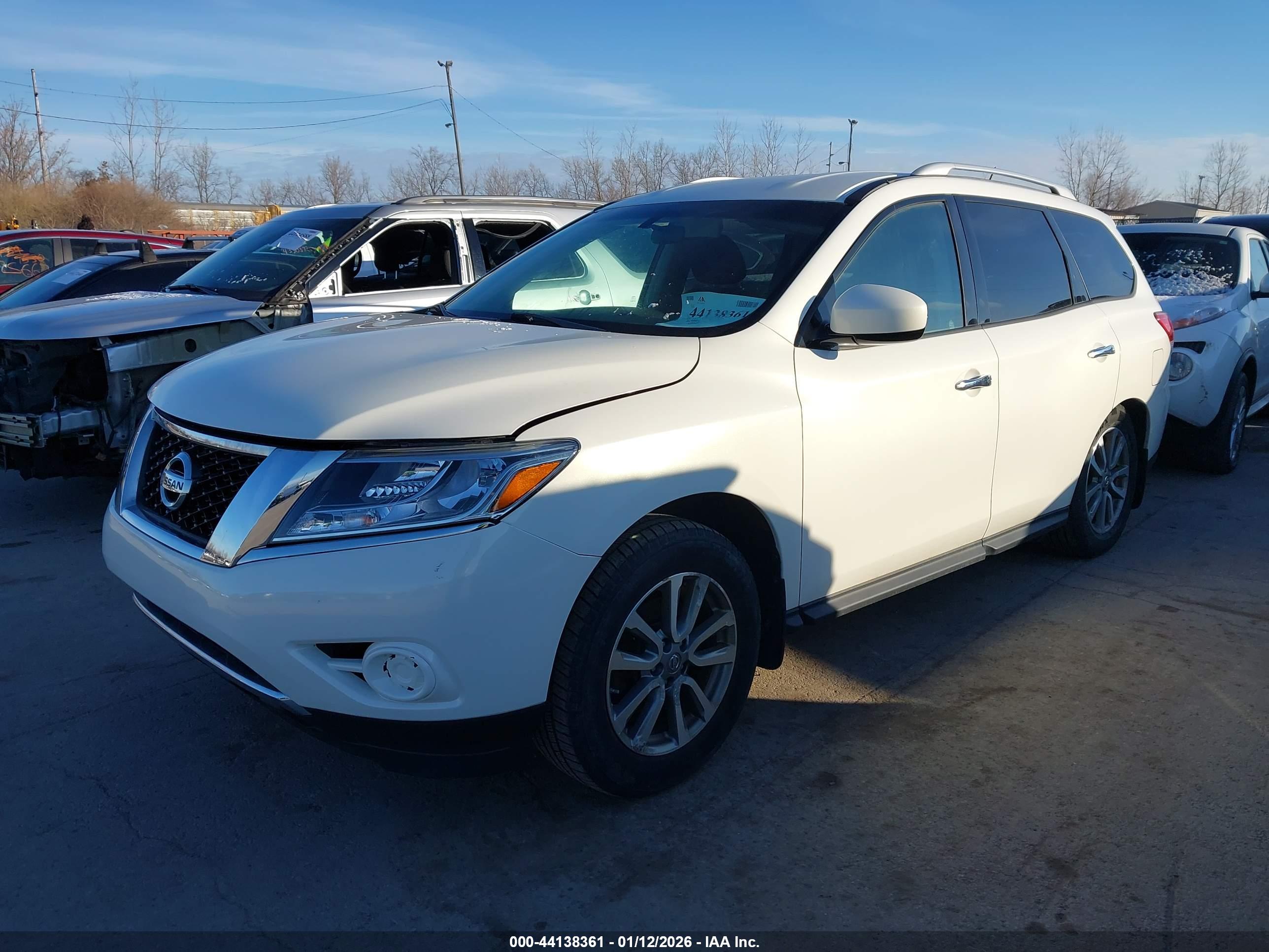 NISSAN PATHFINDER image 2