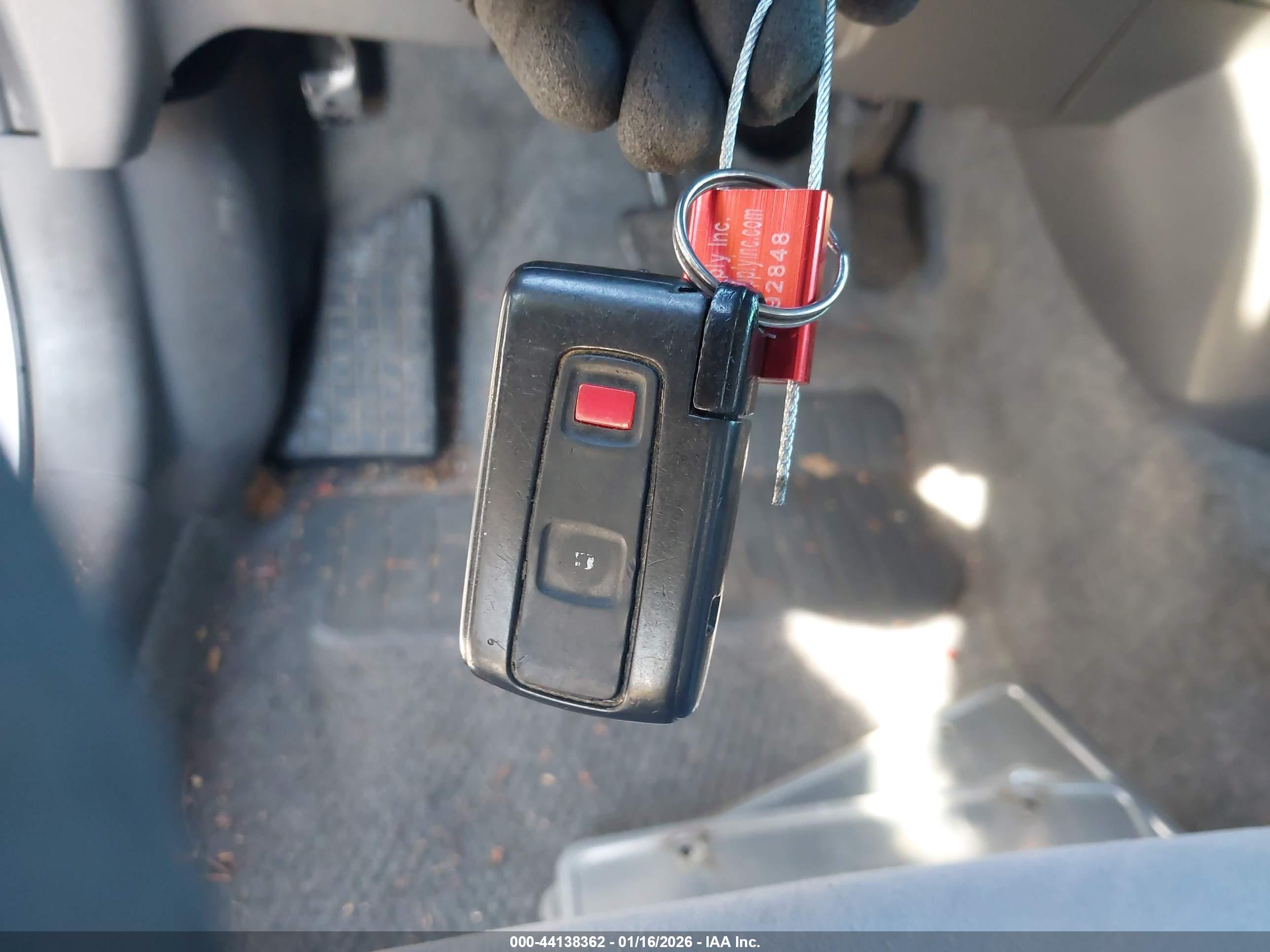 TOYOTA PRIUS image 11