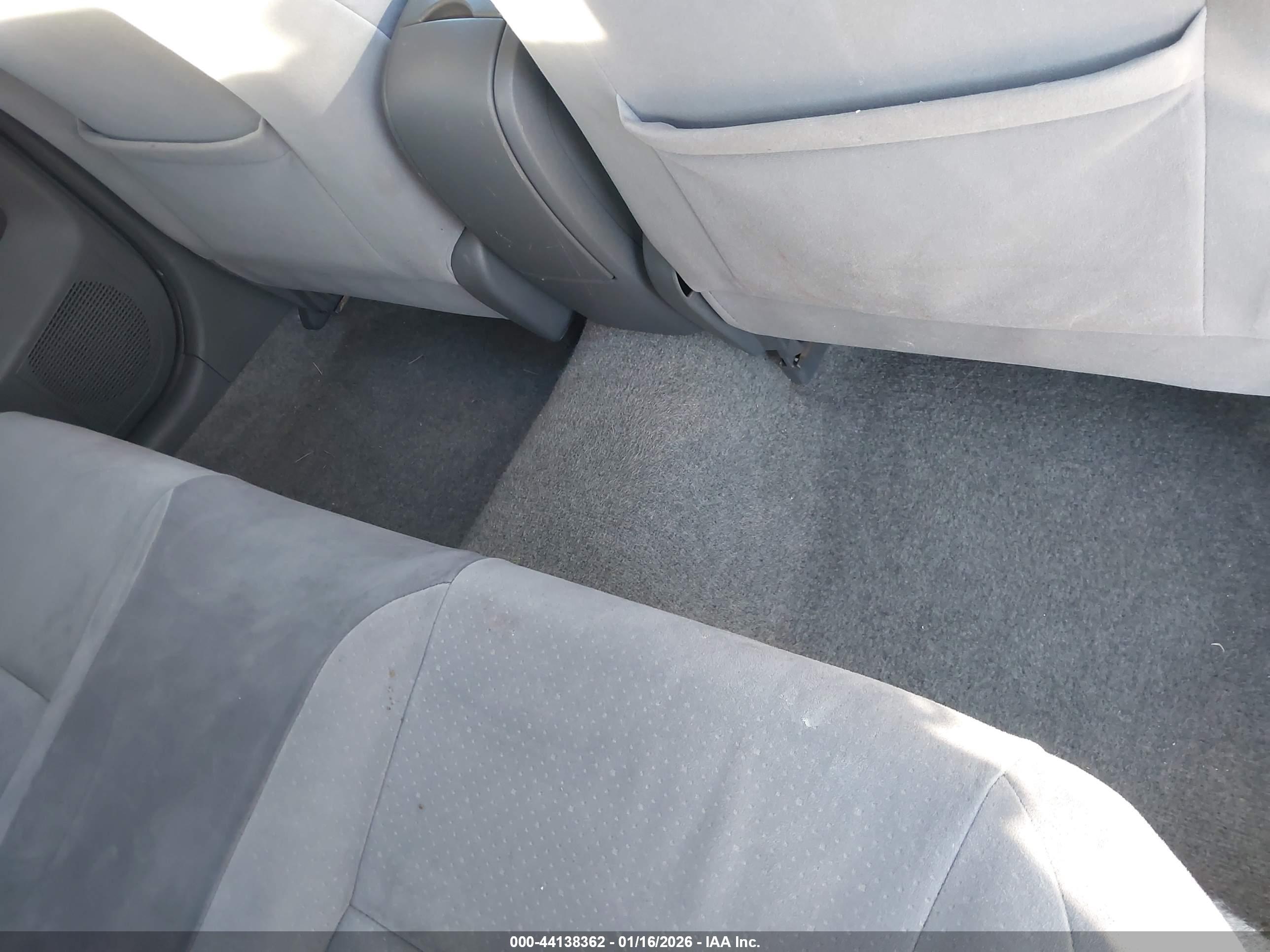 TOYOTA PRIUS image 8
