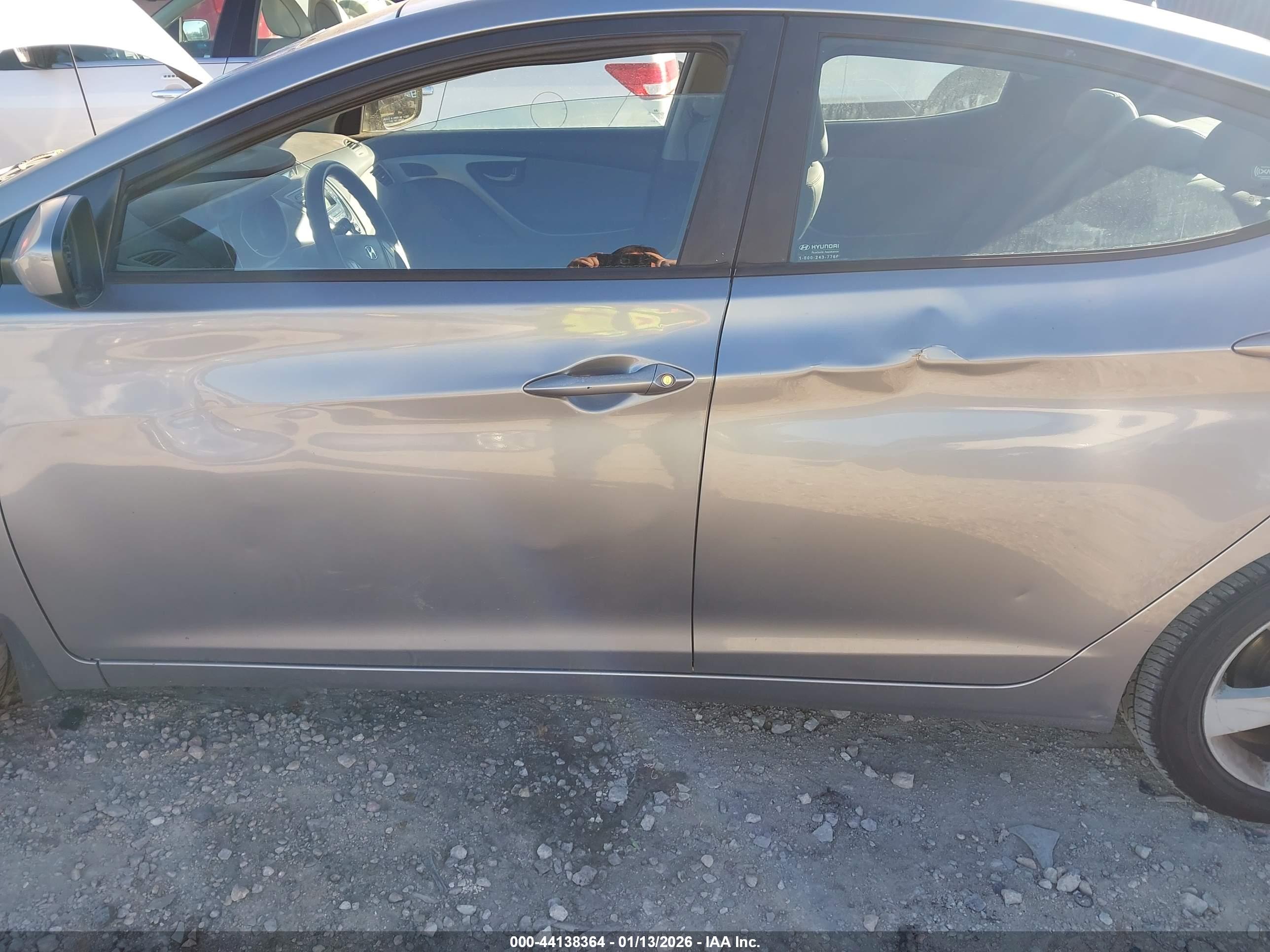 HYUNDAI ELANTRA image 6
