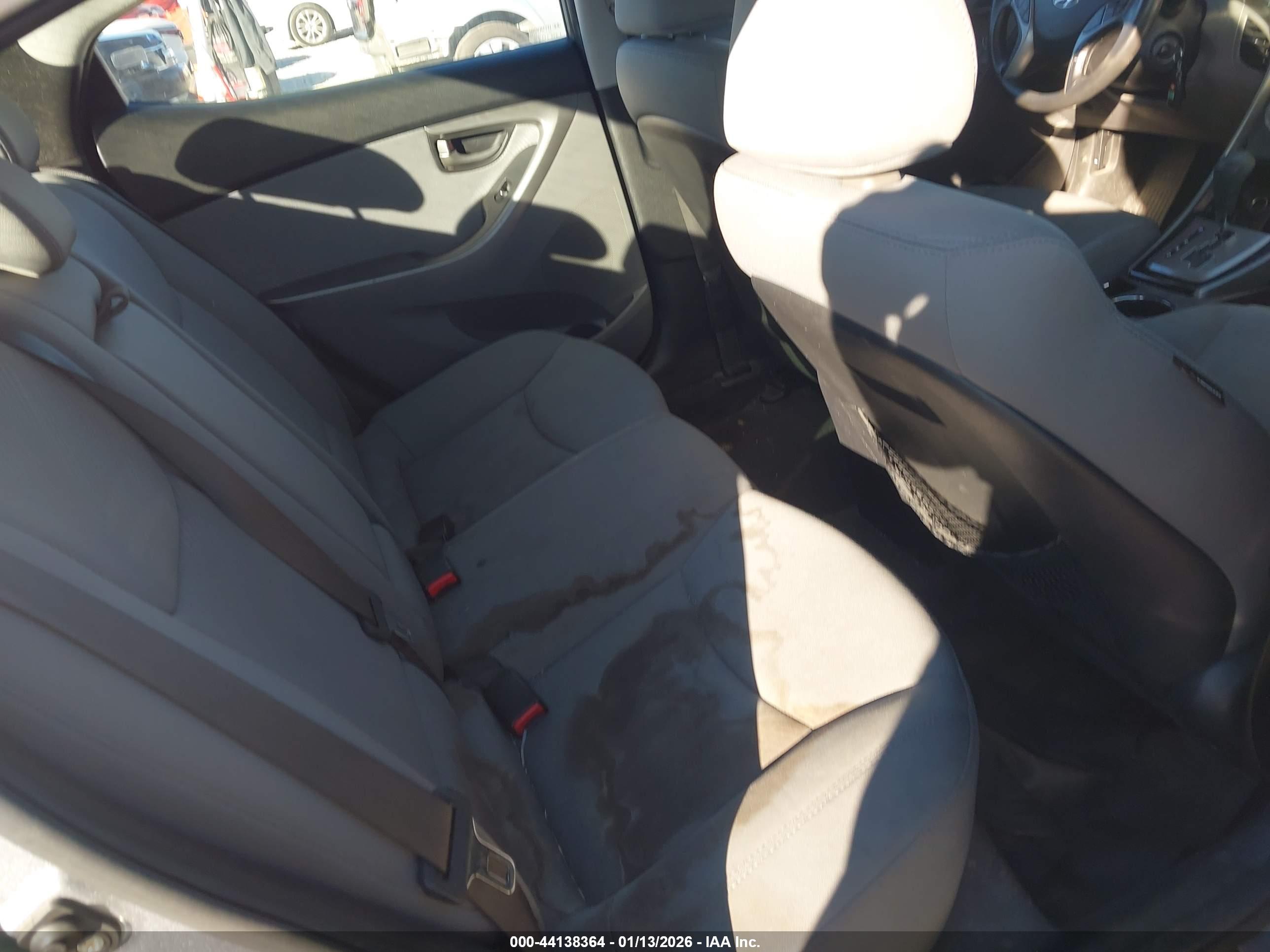 HYUNDAI ELANTRA image 8
