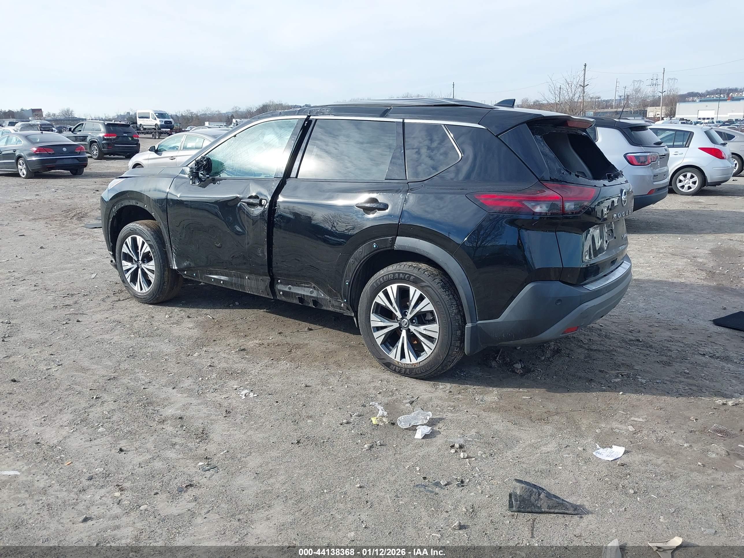 NISSAN ROGUE image 3