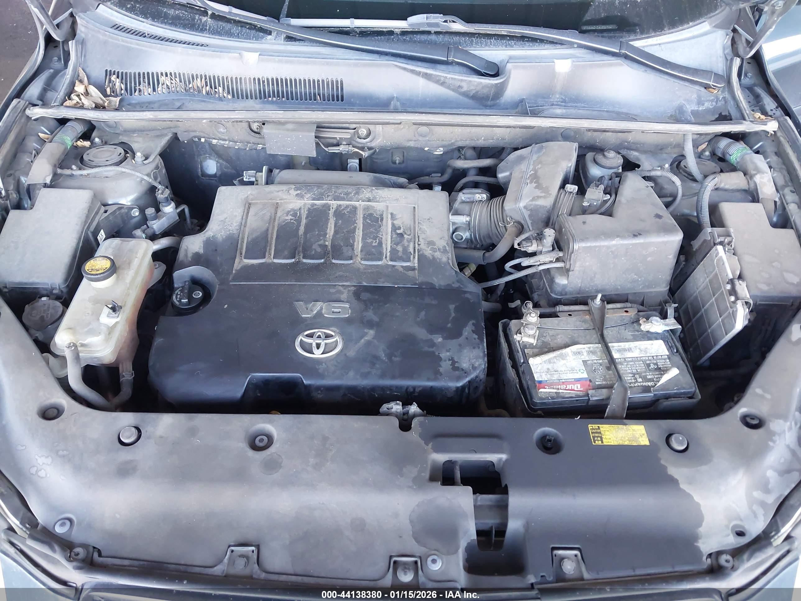 TOYOTA RAV4 image 10