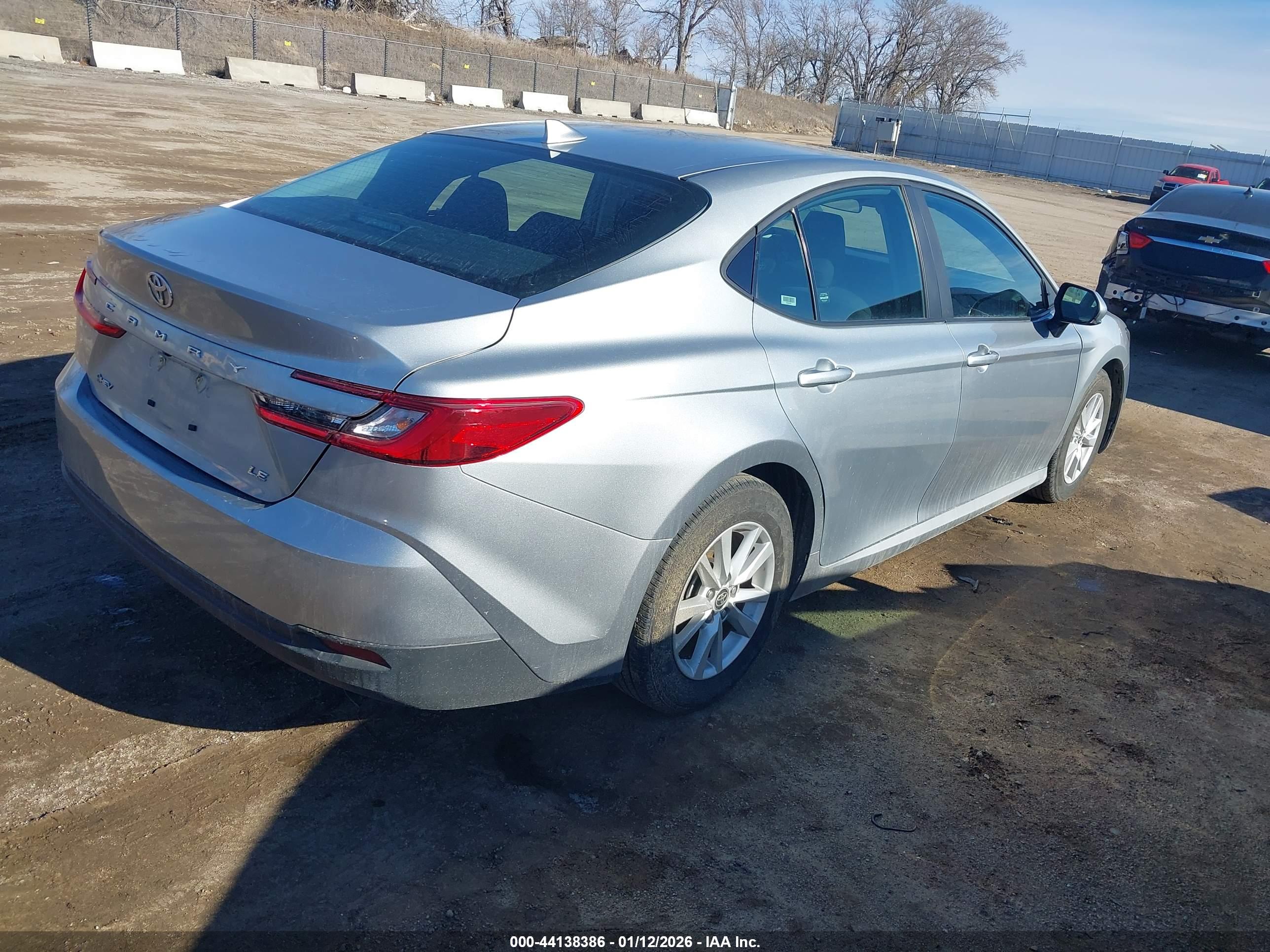 TOYOTA CAMRY image 4