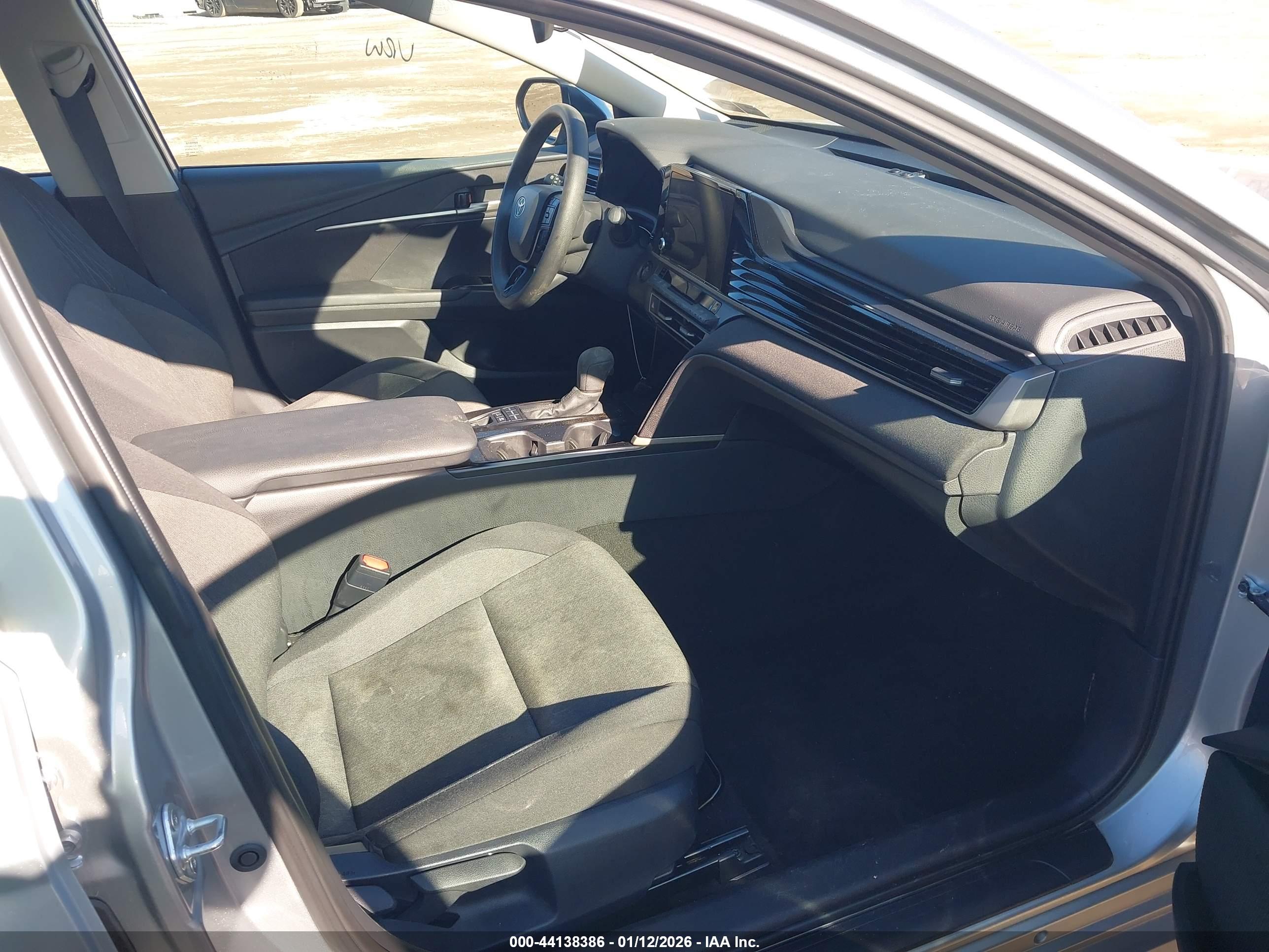 TOYOTA CAMRY image 5
