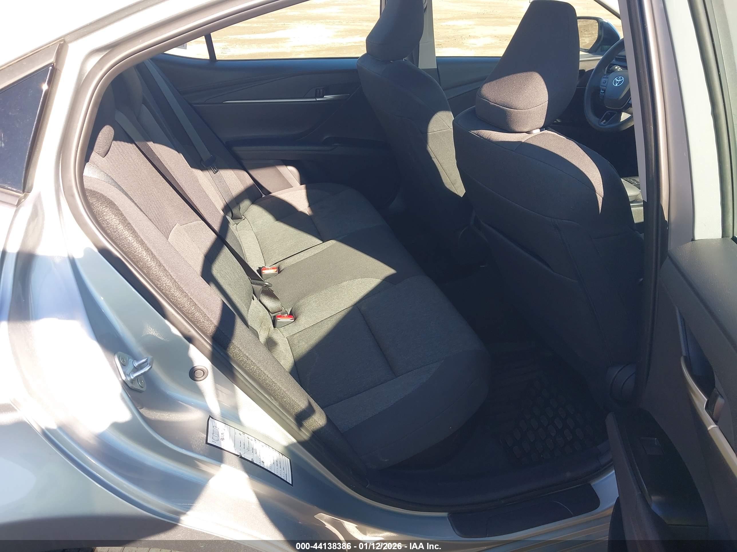 TOYOTA CAMRY image 8