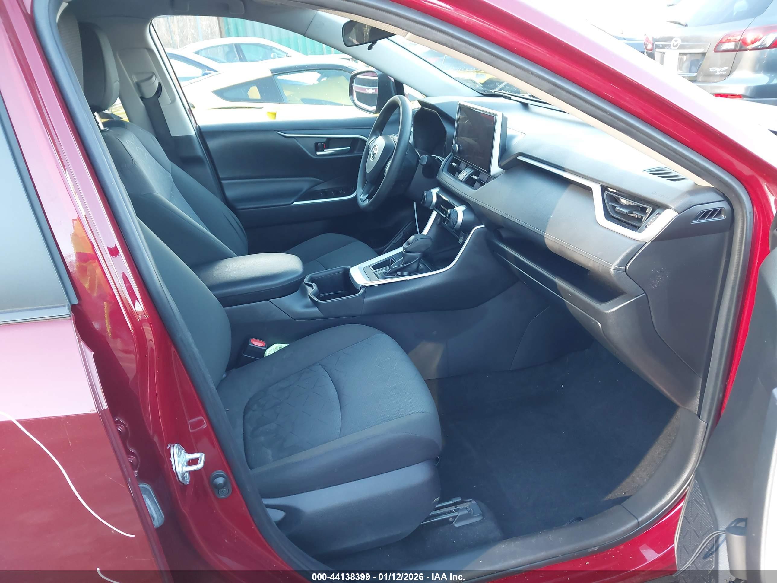 TOYOTA RAV4 image 5