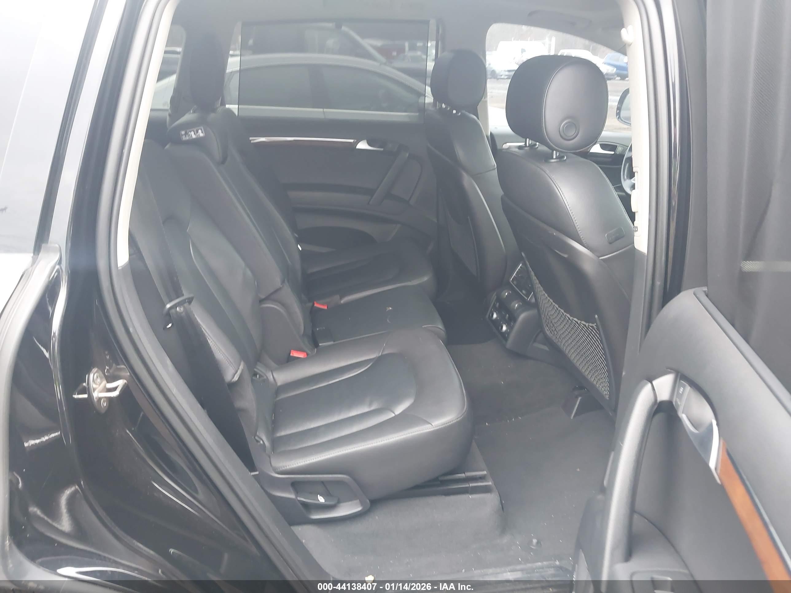 AUDI Q7 image 8