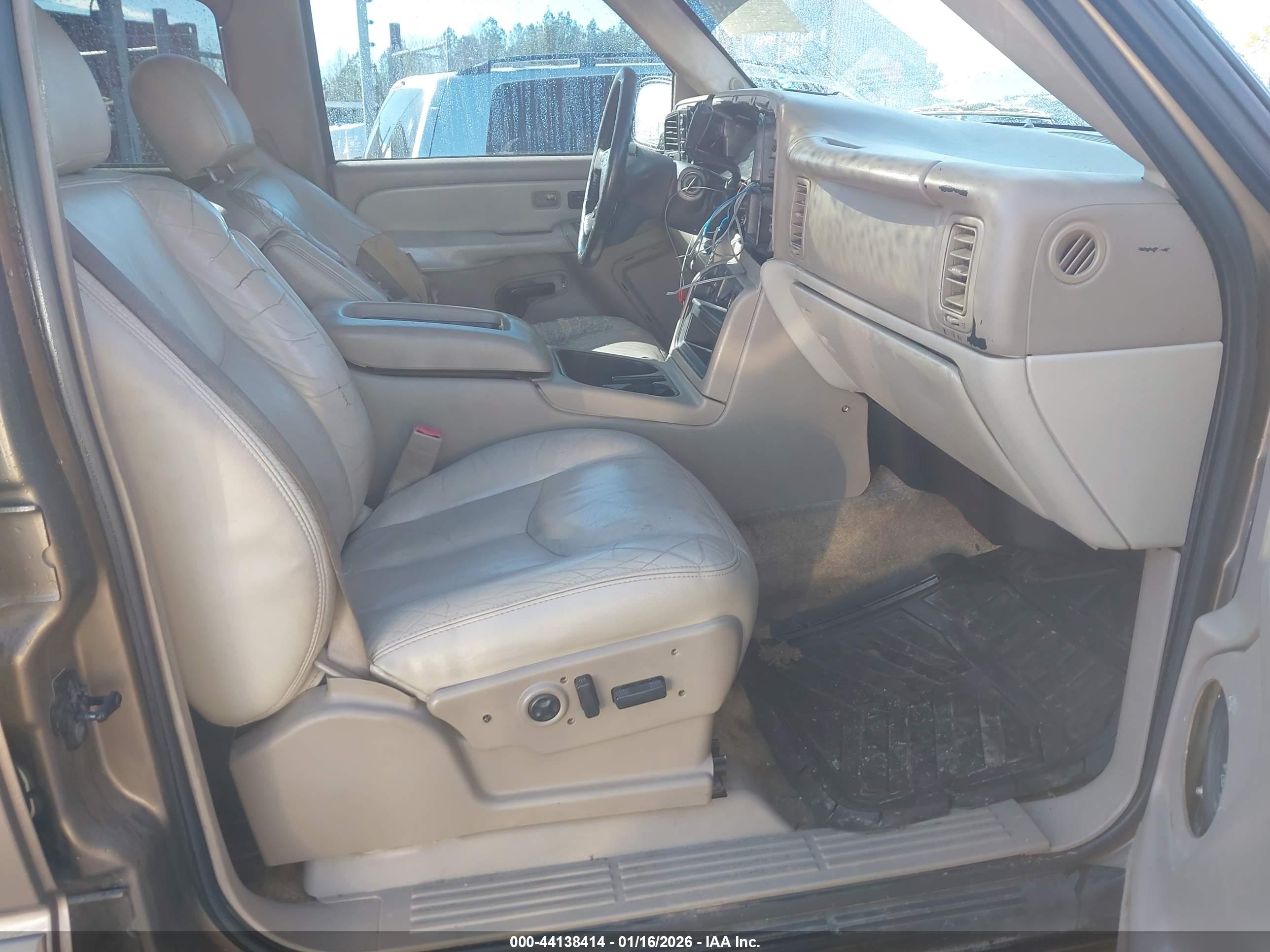CHEVROLET TAHOE image 5