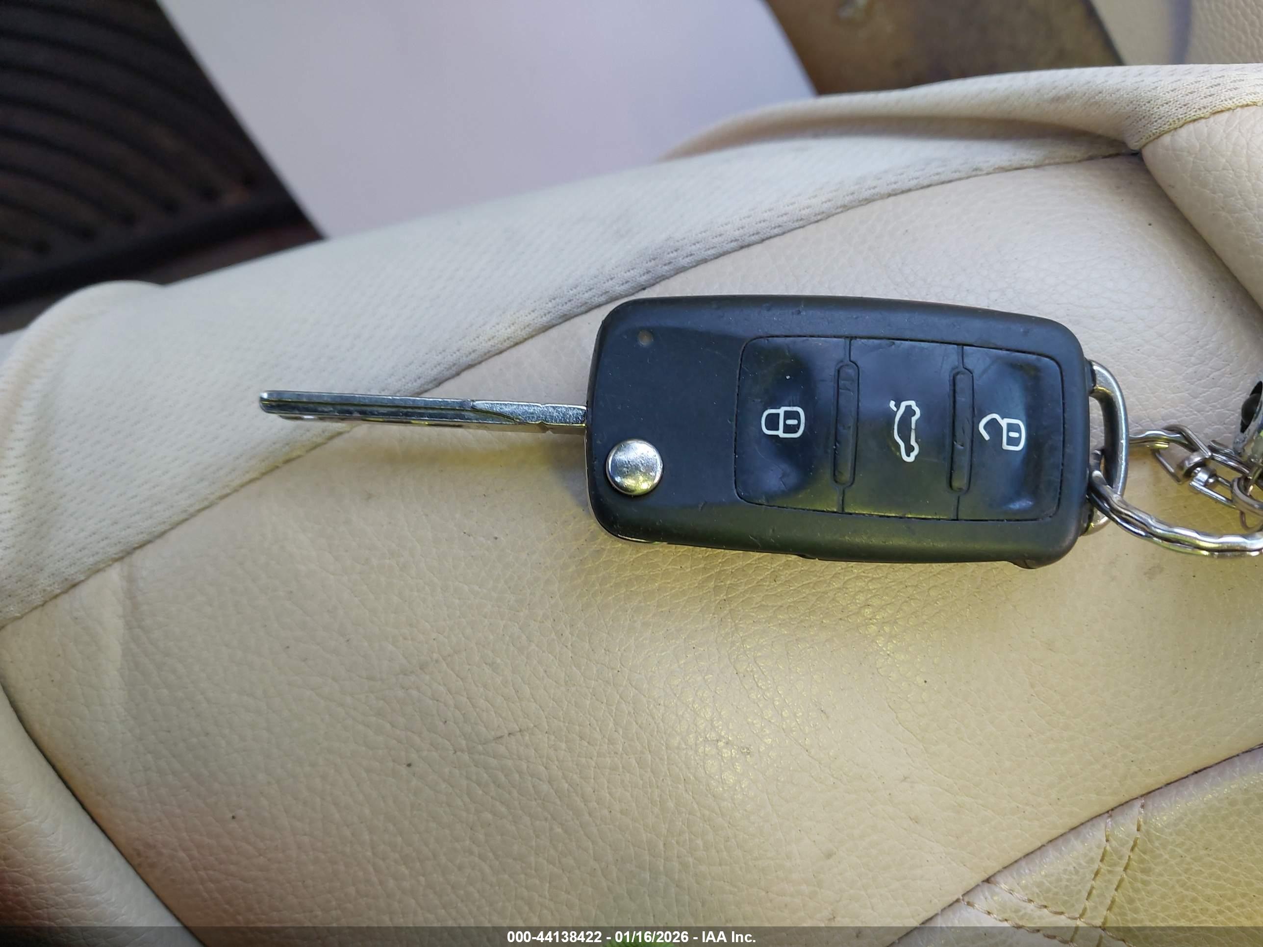 VOLKSWAGEN EOS image 11