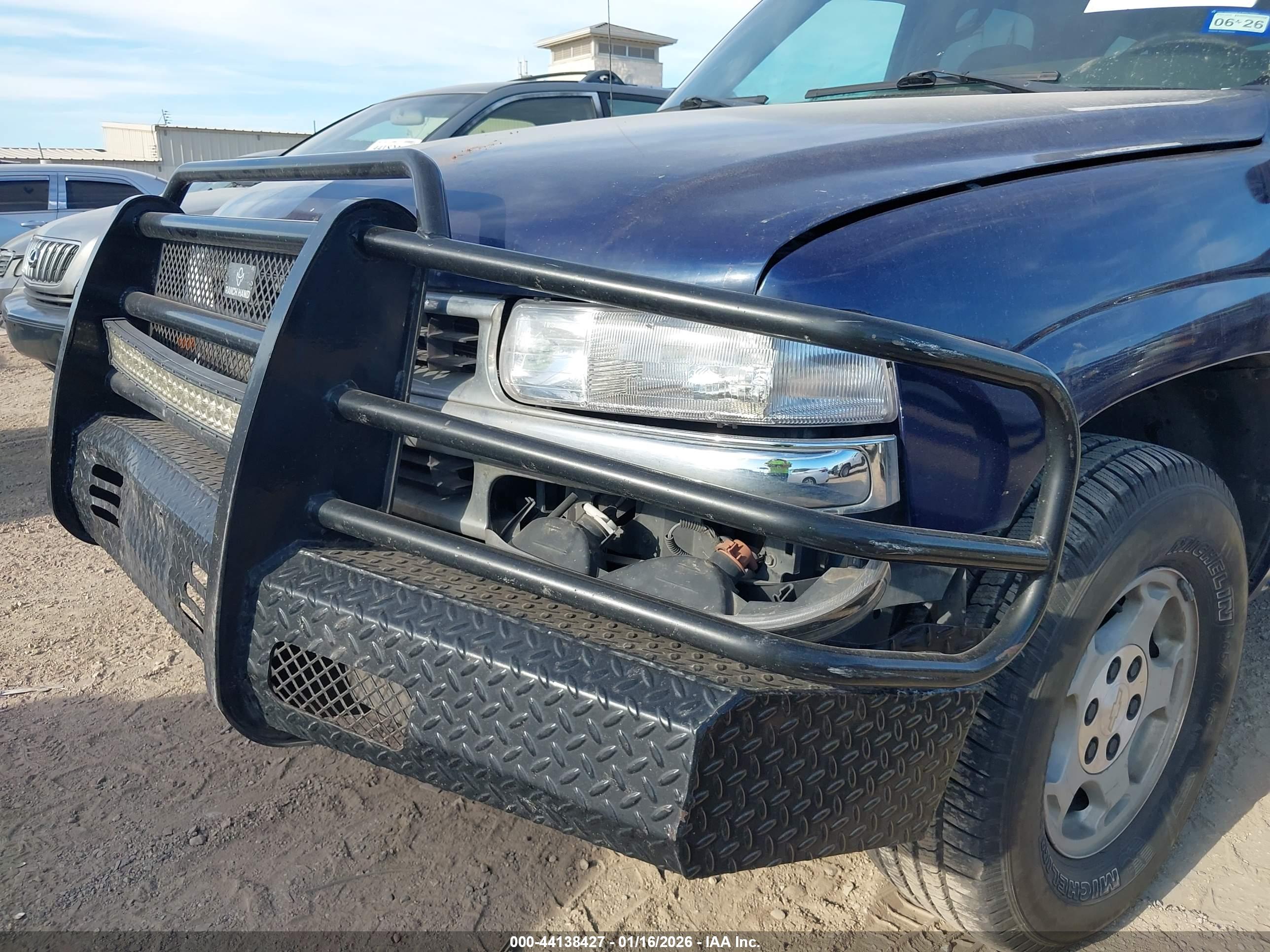 CHEVROLET TAHOE image 6
