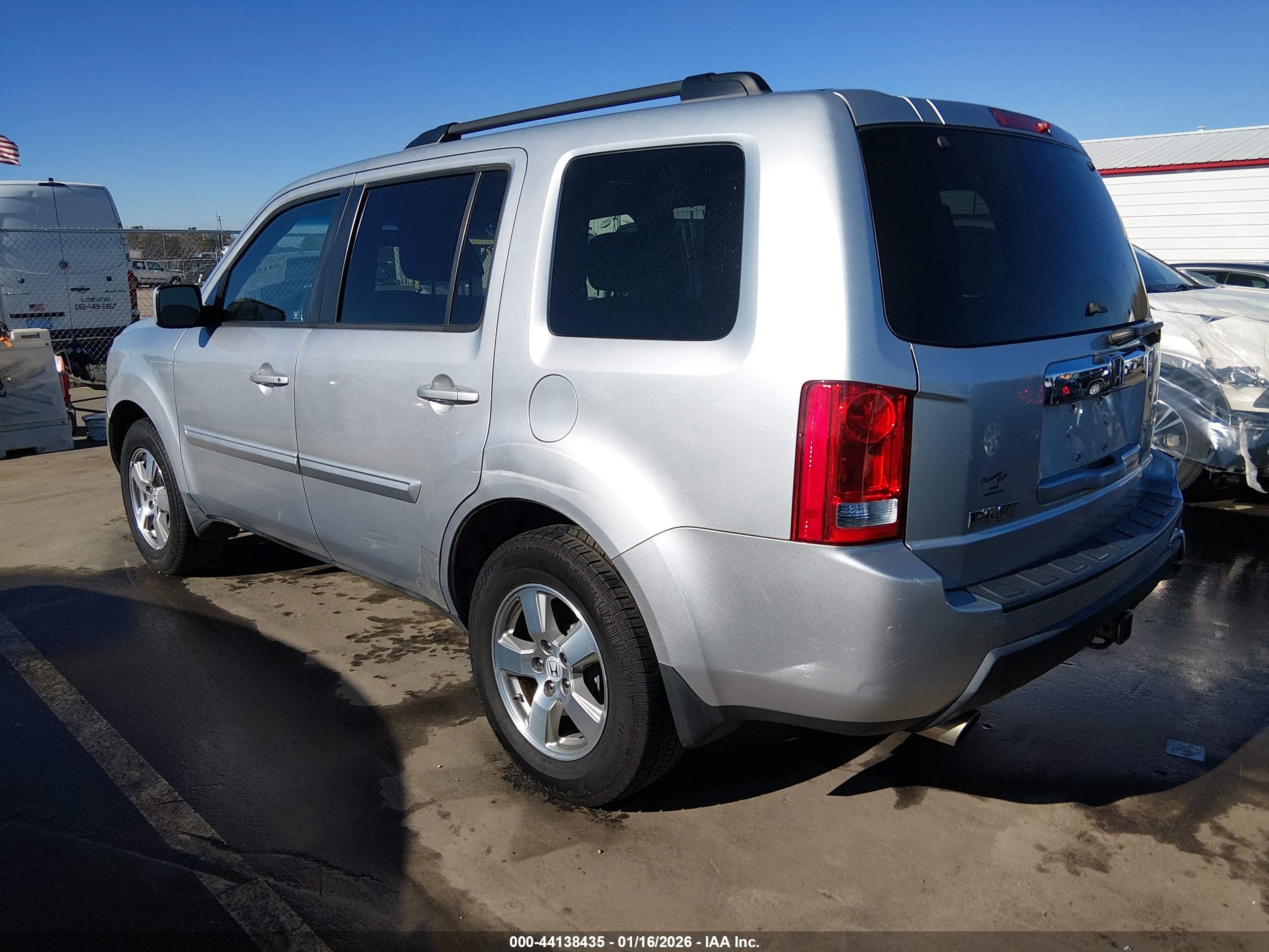 HONDA PILOT image 3