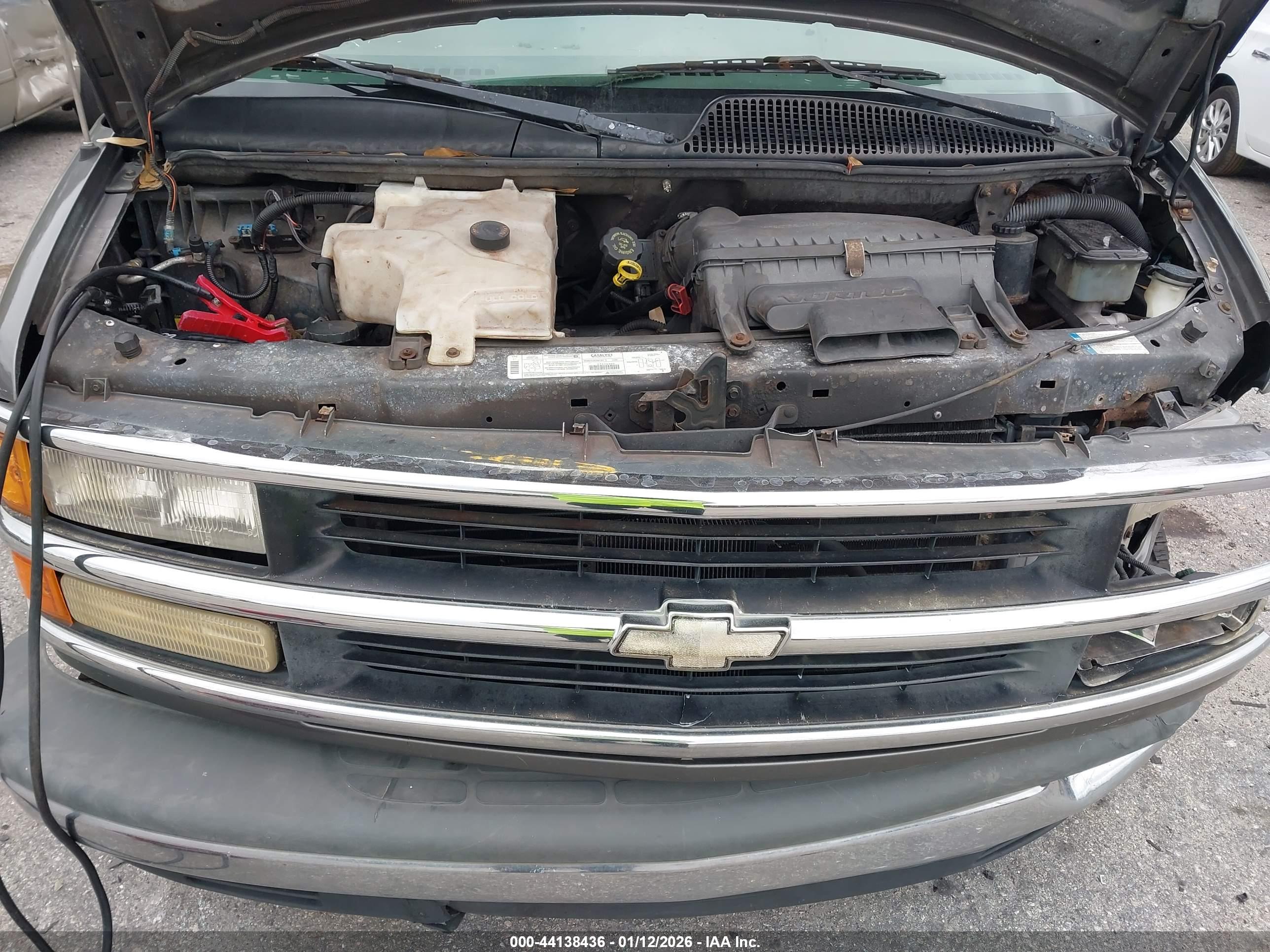 CHEVROLET EXPRESS image 10