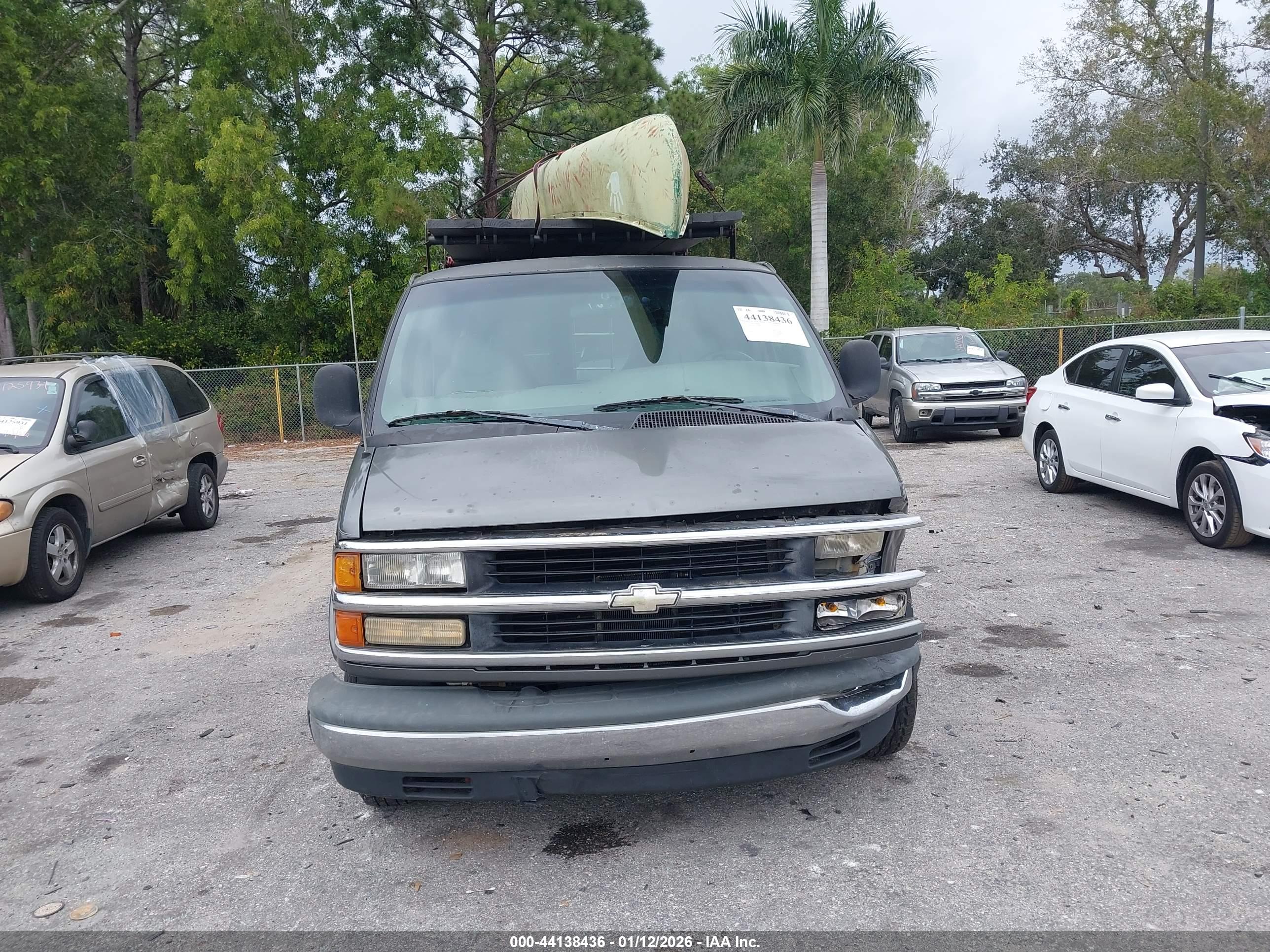 CHEVROLET EXPRESS image 6