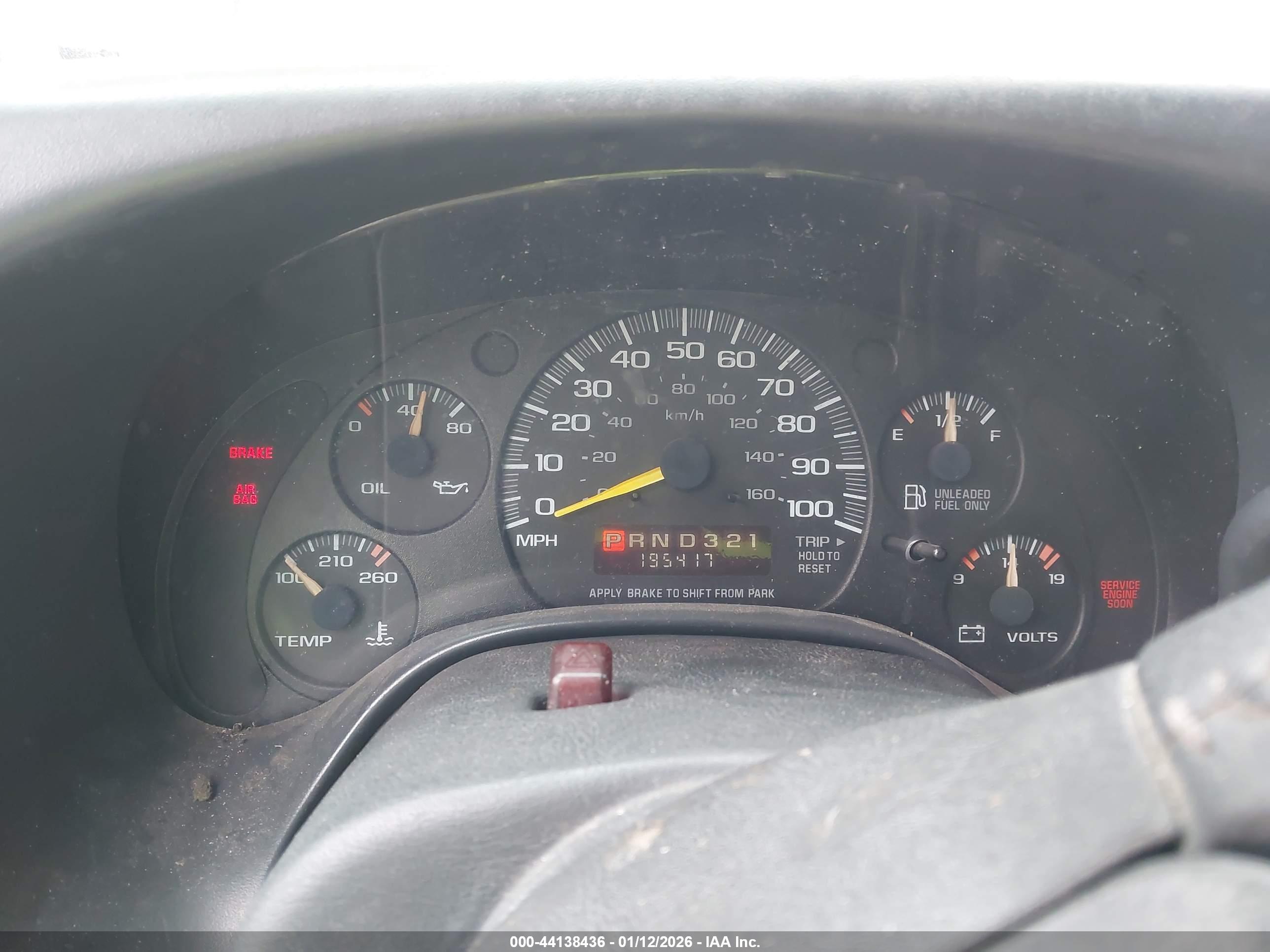 CHEVROLET EXPRESS image 7