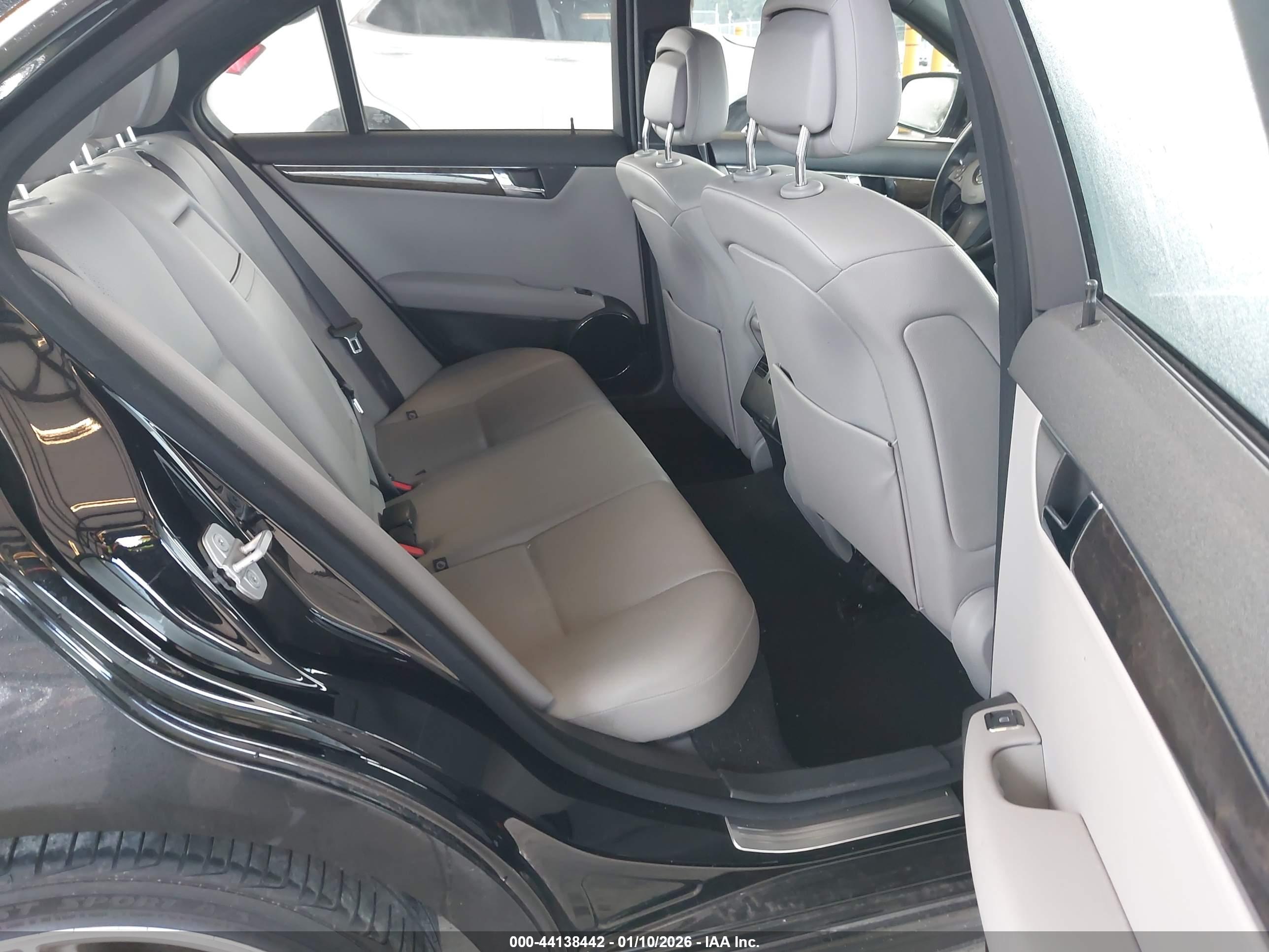 MERCEDES-BENZ C image 8