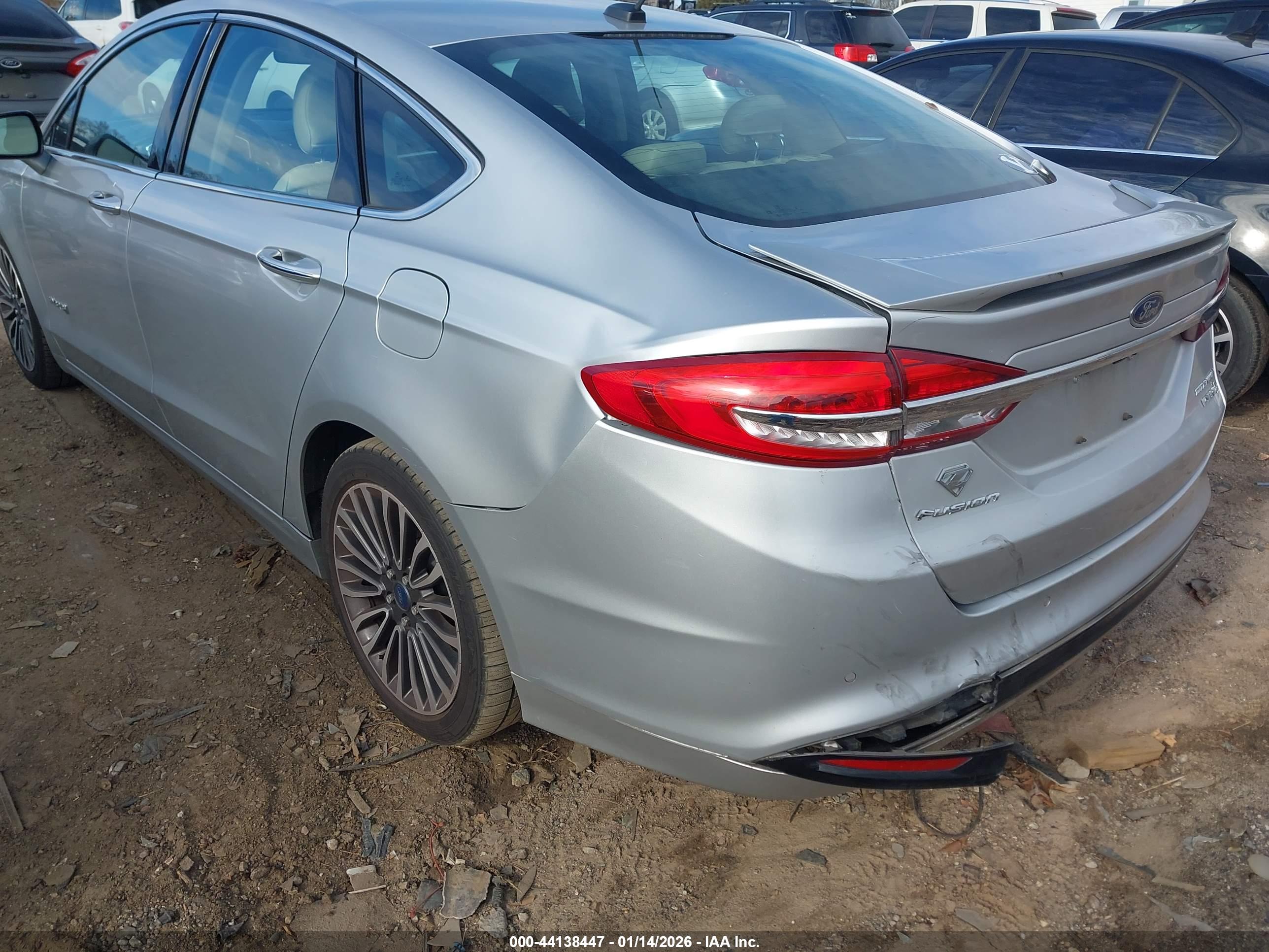 FORD FUSION image 6