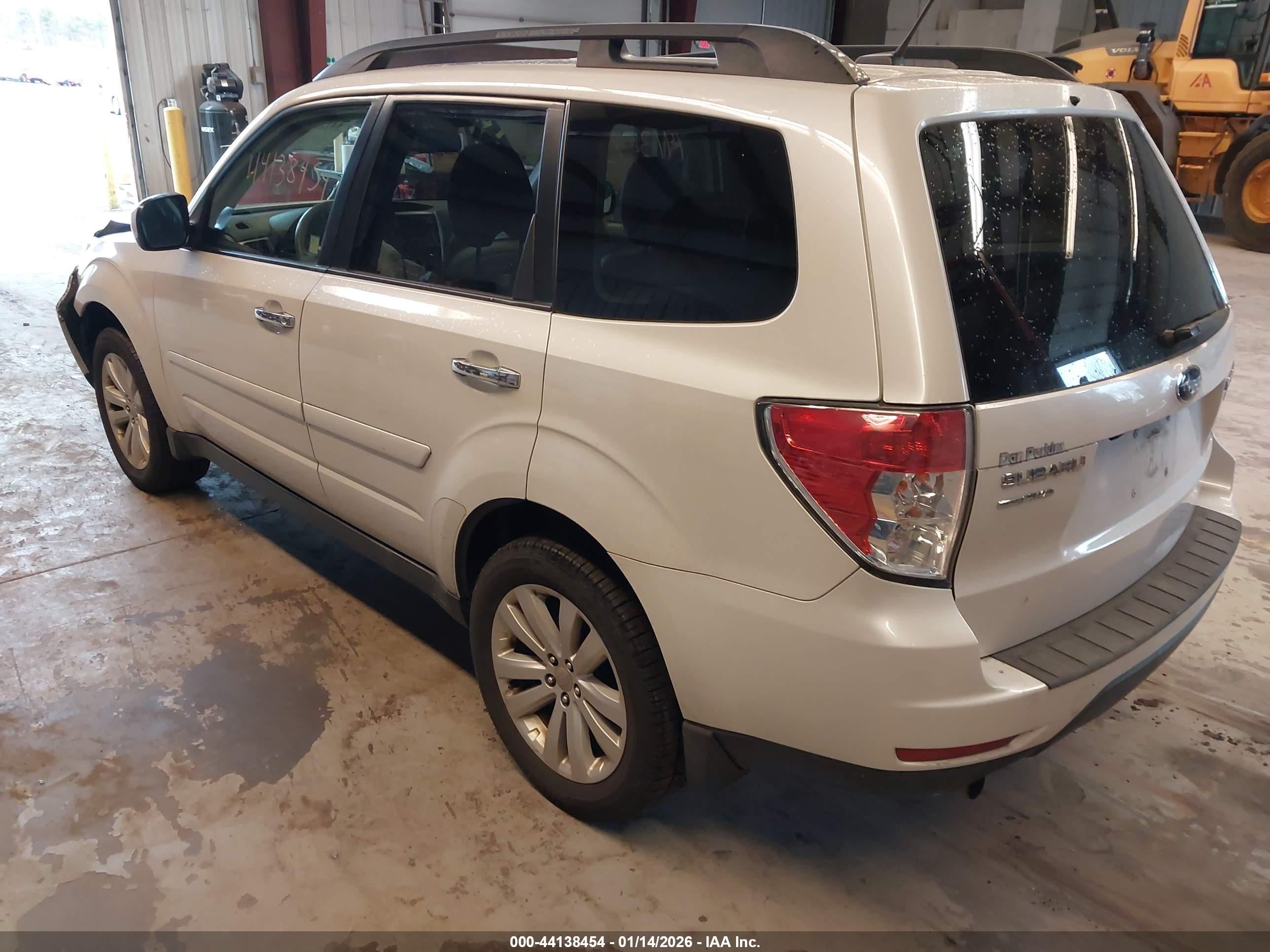 SUBARU FORESTER image 3