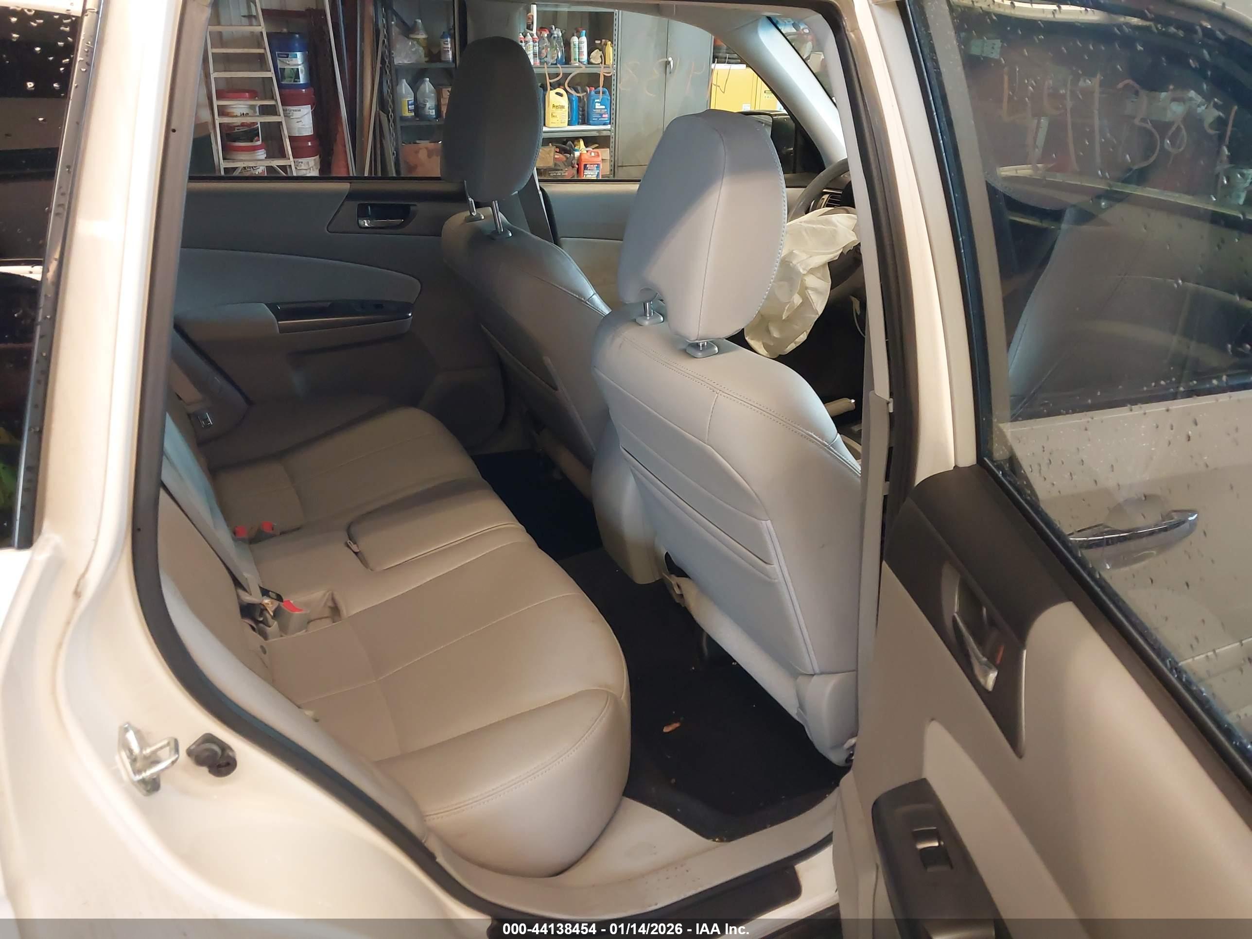 SUBARU FORESTER image 8
