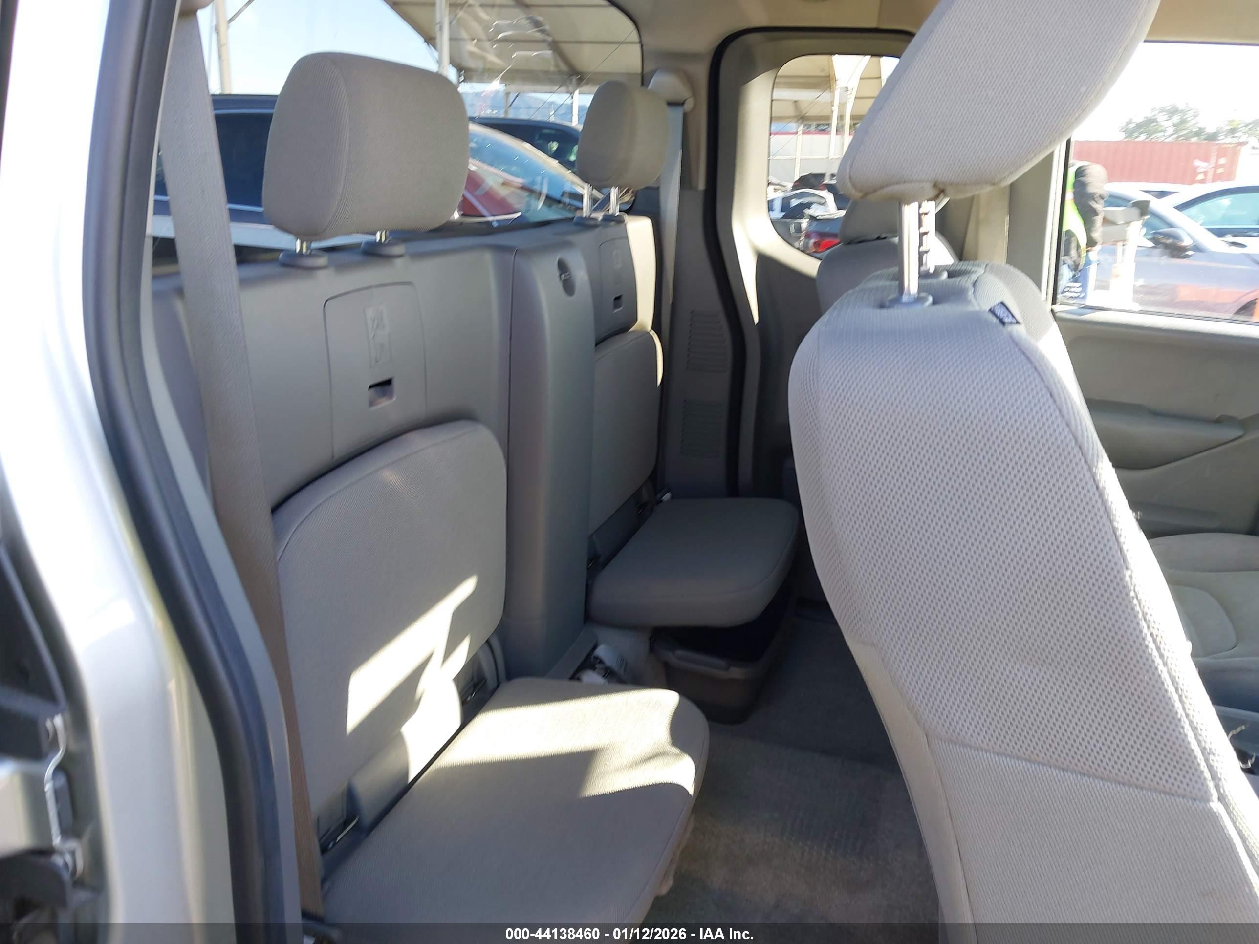 NISSAN FRONTIER image 8