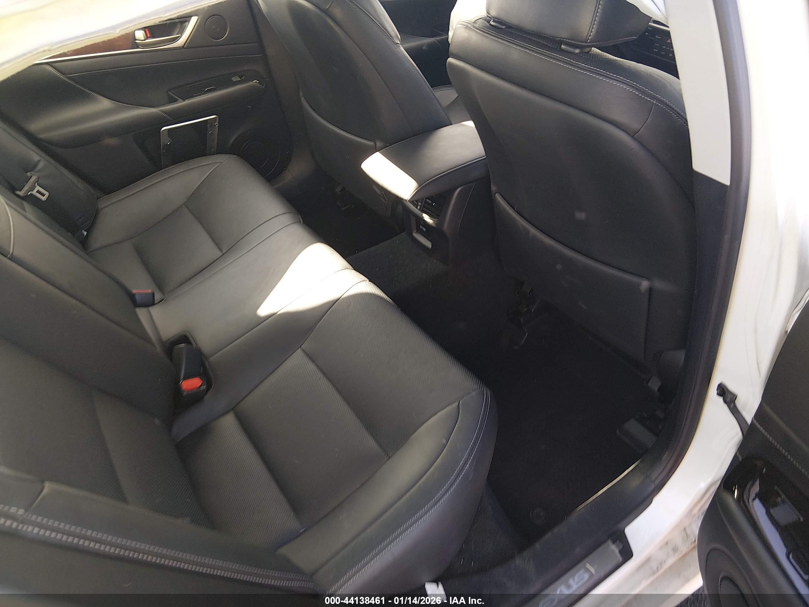 LEXUS GS image 8