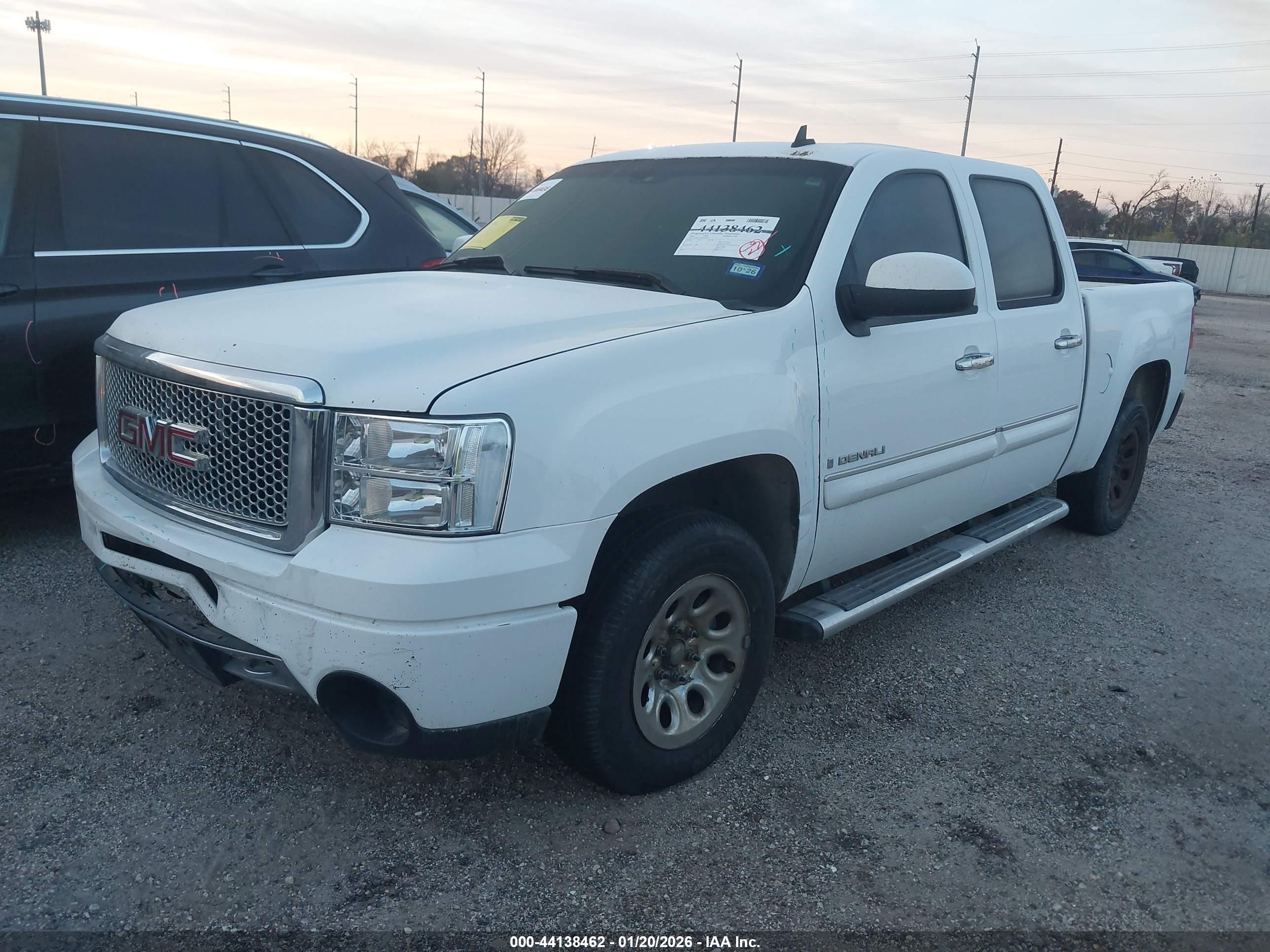 GMC SIERRA image 2