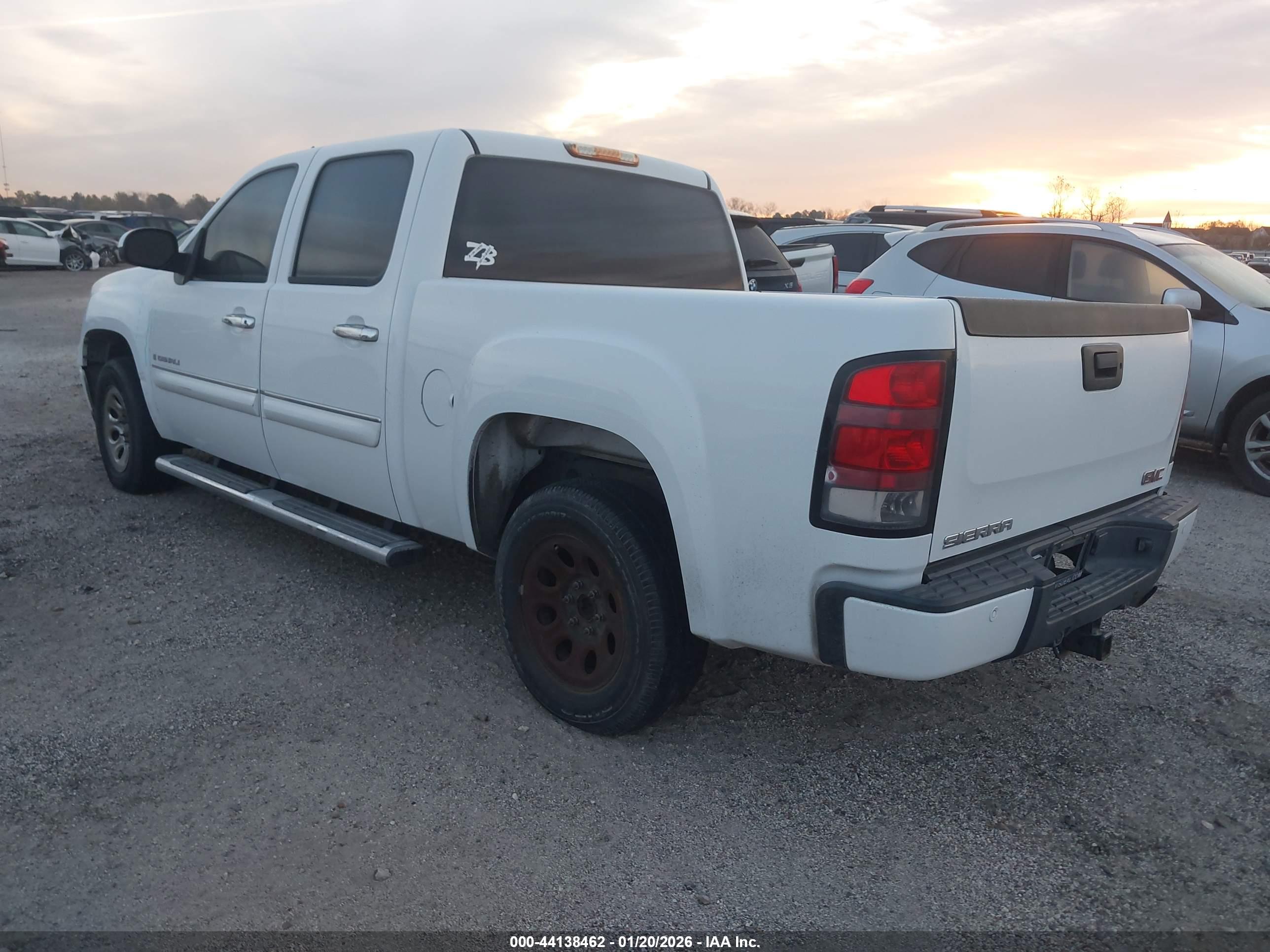 GMC SIERRA image 3