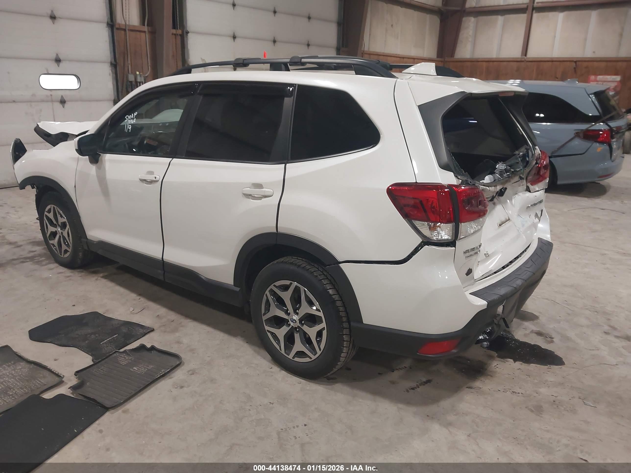 SUBARU FORESTER image 3