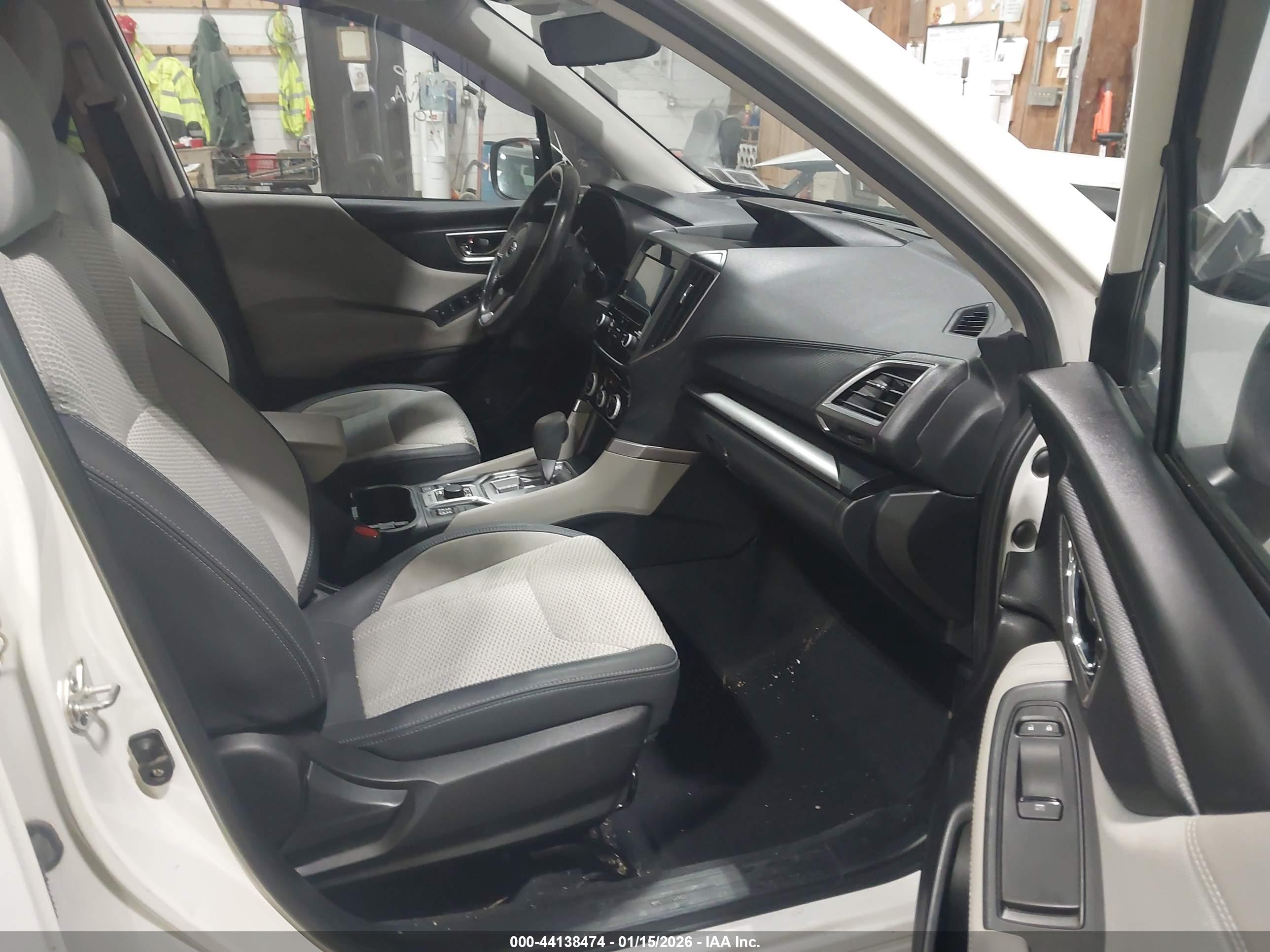 SUBARU FORESTER image 5