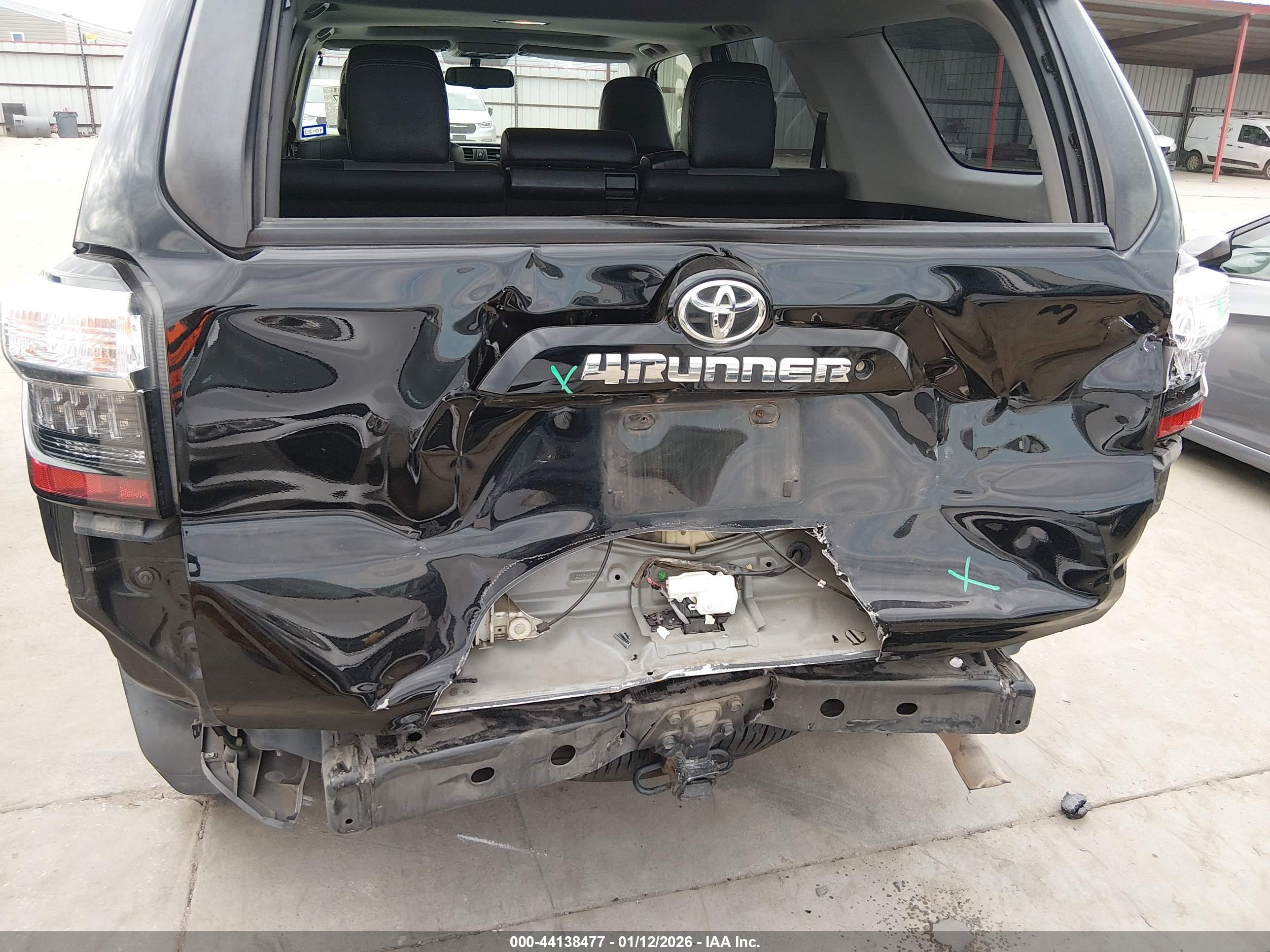 TOYOTA 4RUNNER image 6