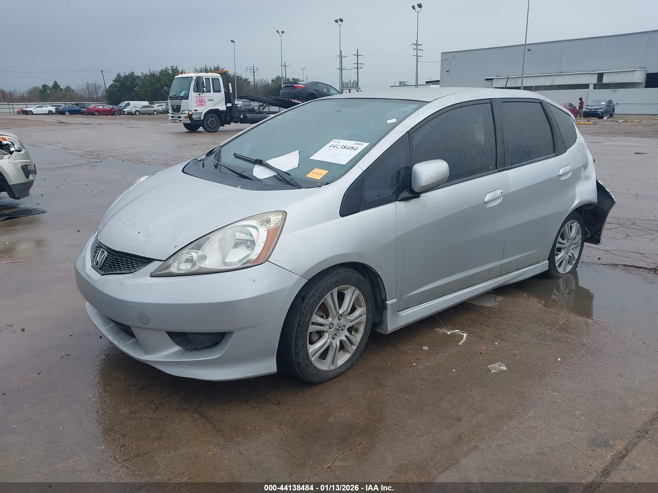 HONDA FIT image 2