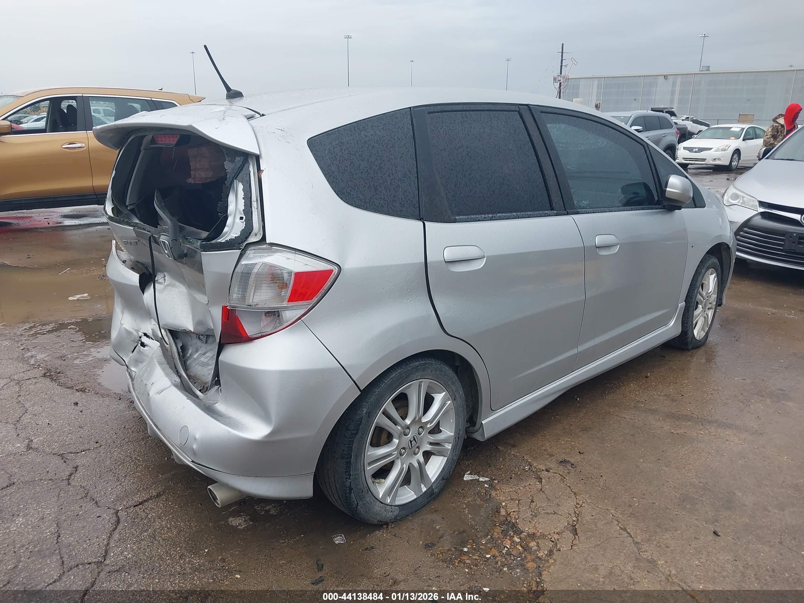 HONDA FIT image 4