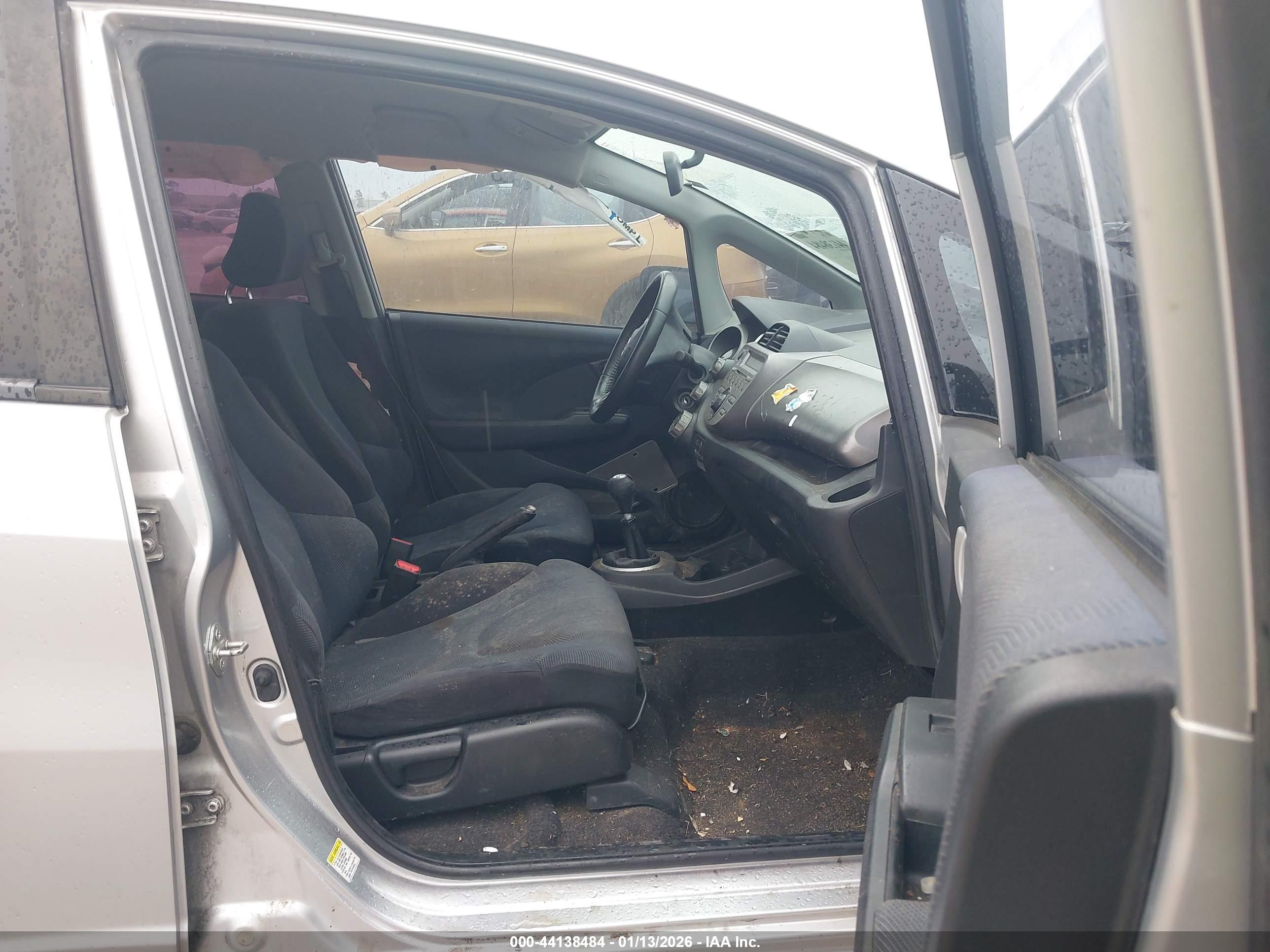 HONDA FIT image 5