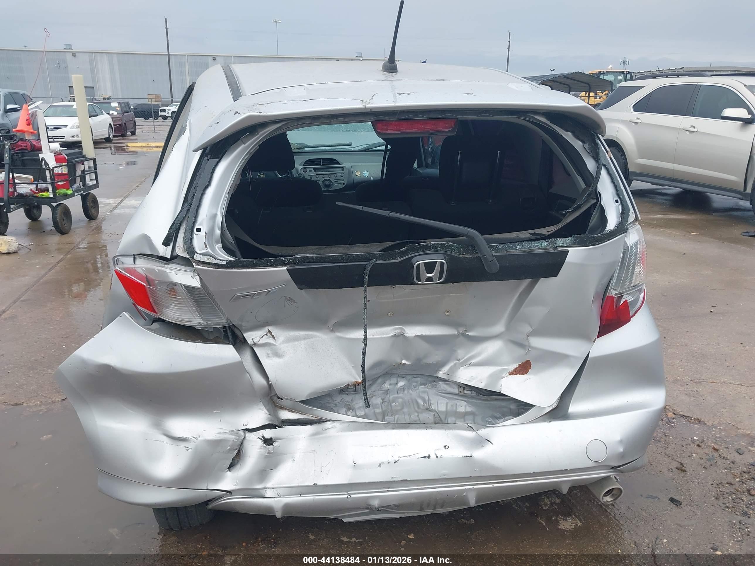 HONDA FIT image 6