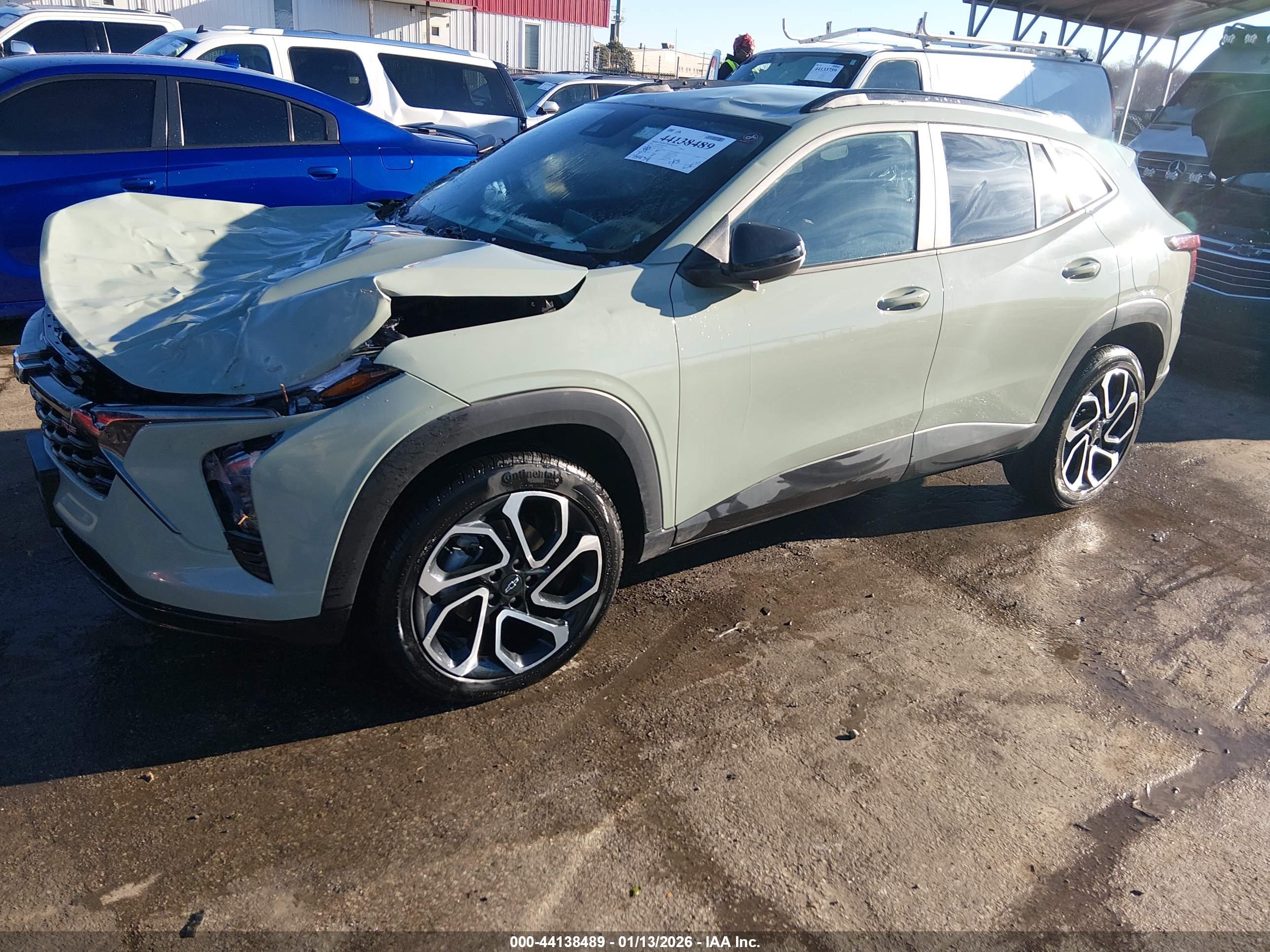 CHEVROLET TRAX image 2