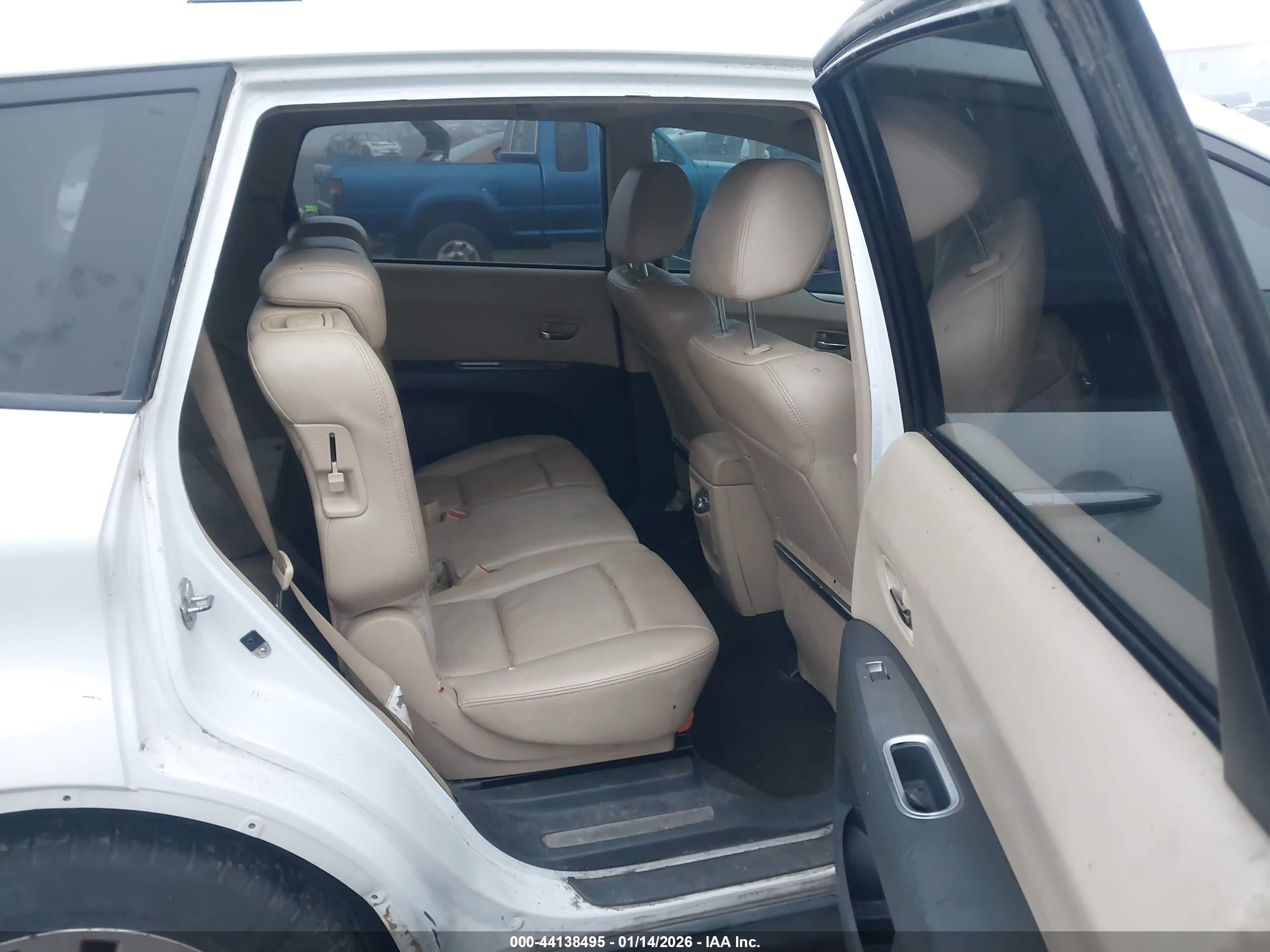 SUBARU TRIBECA image 8