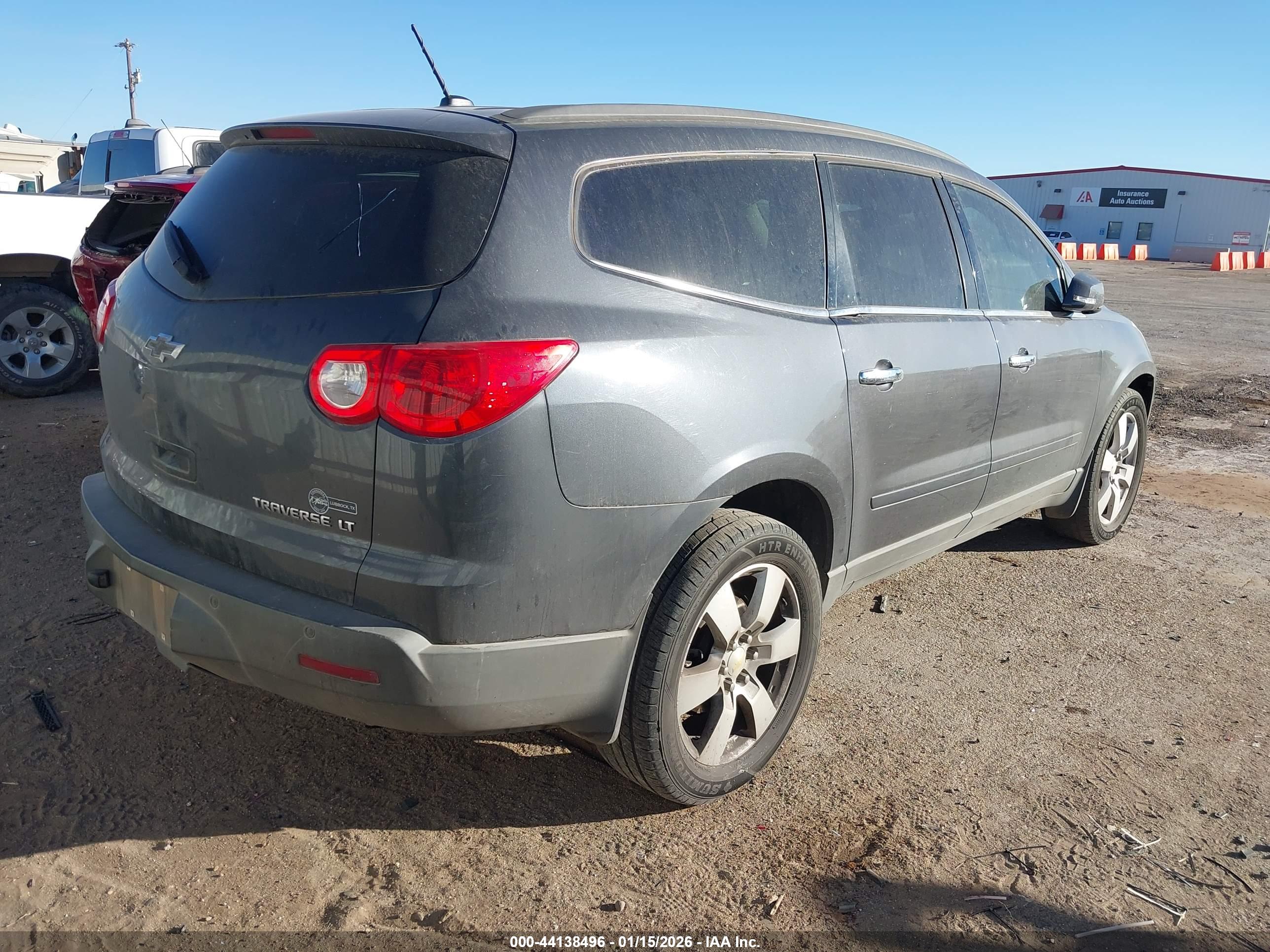 CHEVROLET TRAVERSE image 4