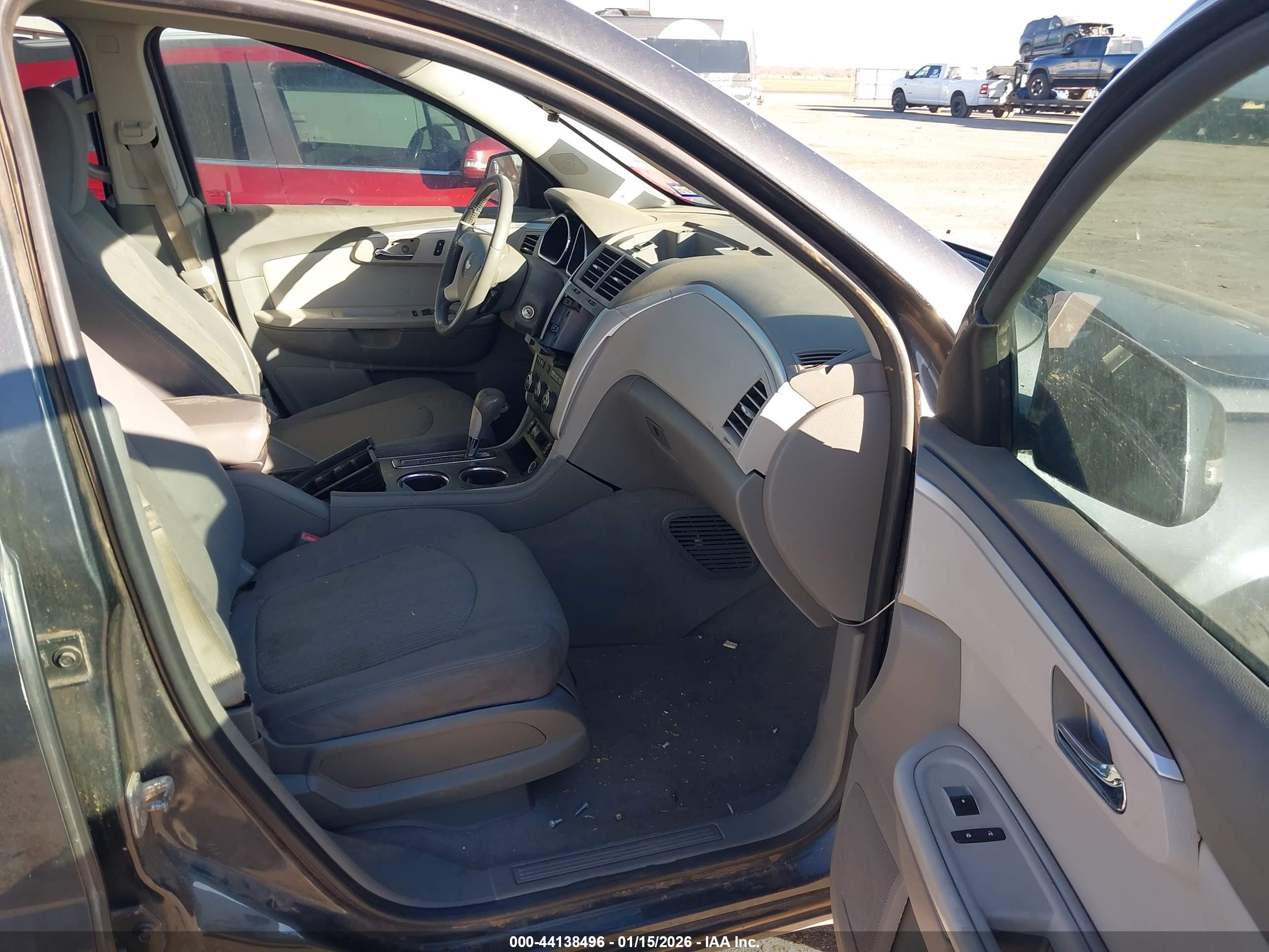CHEVROLET TRAVERSE image 5