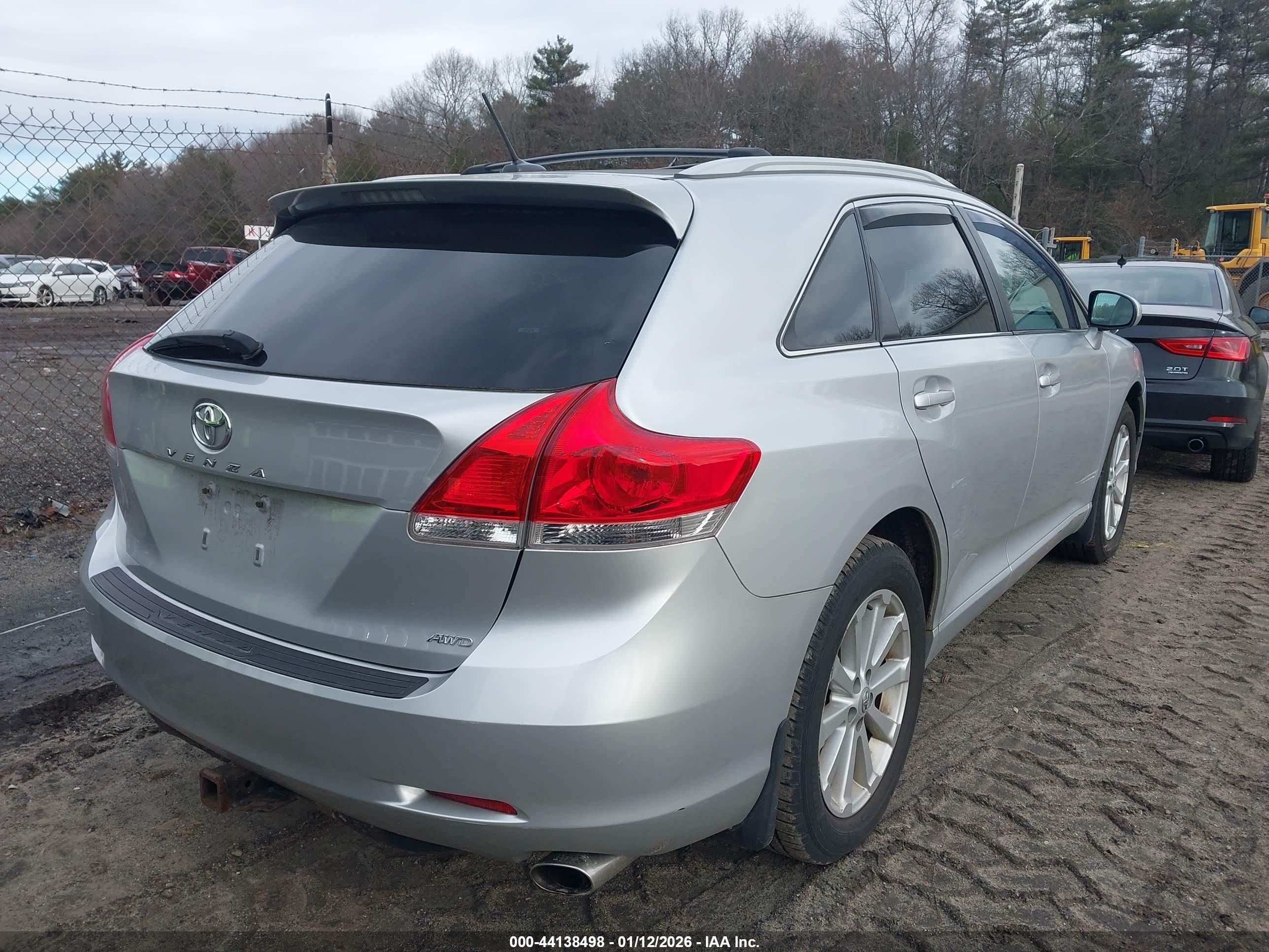 TOYOTA VENZA image 4