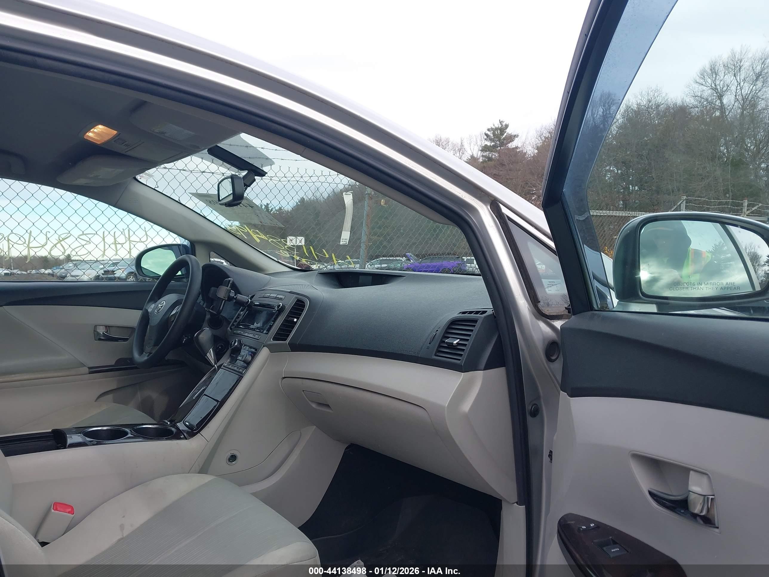 TOYOTA VENZA image 5